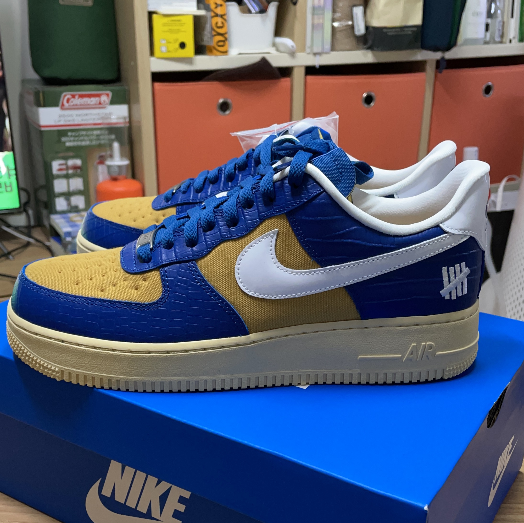 Nike x Undefeated Air Force 1 Low SP 5 On It Court Blue 착용 스타일 - 1
