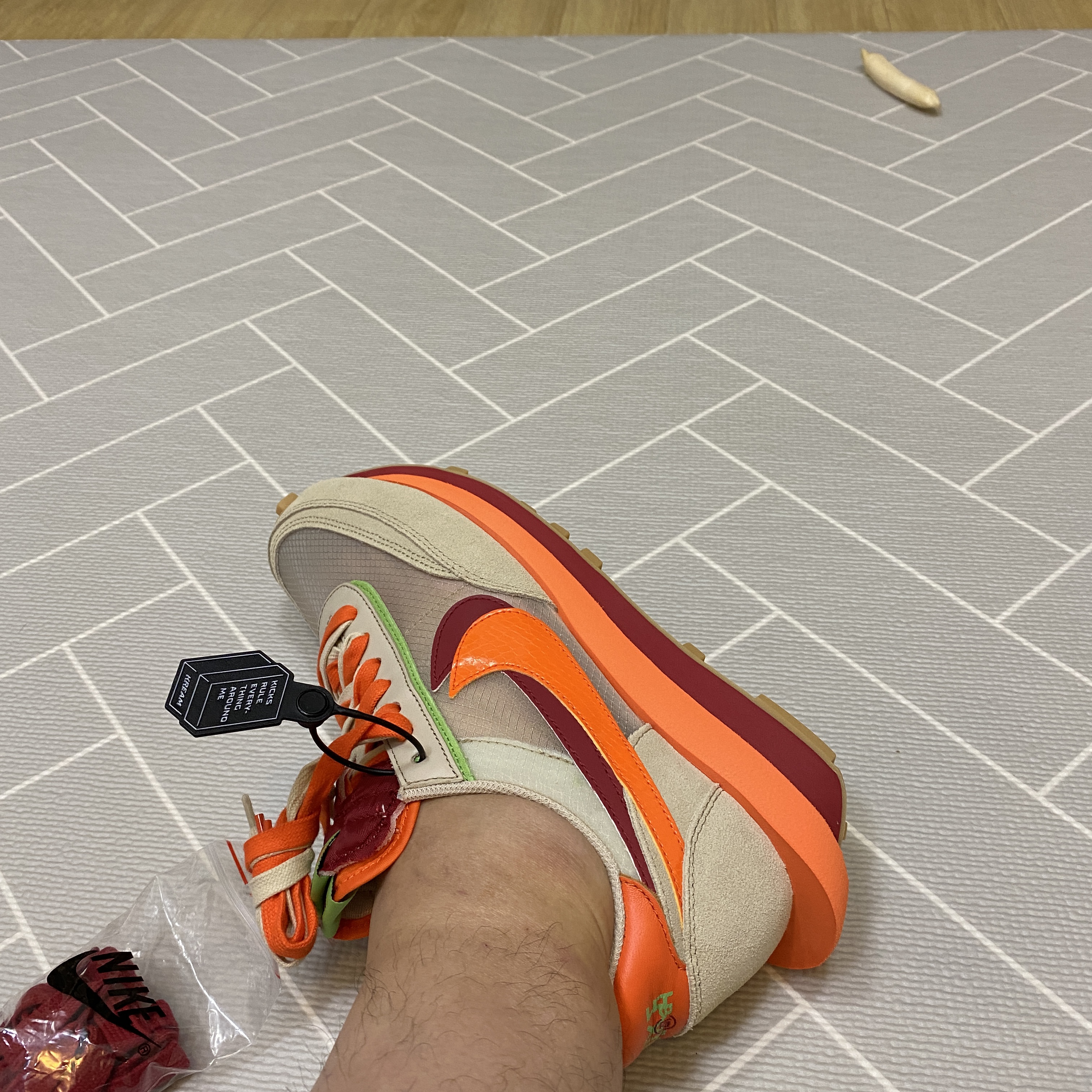 Nike x Sacai x Clot LDWaffle Orange Blaze 착용 스타일 - 1