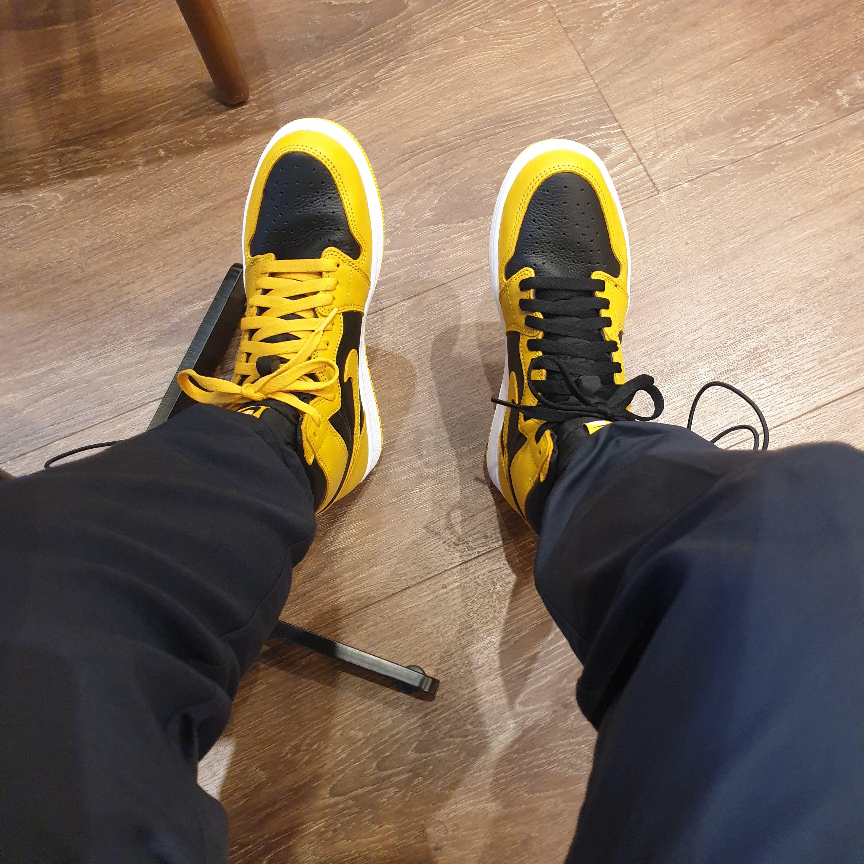 Jordan 1 Retro High OG Pollen 착용 스타일 - 1