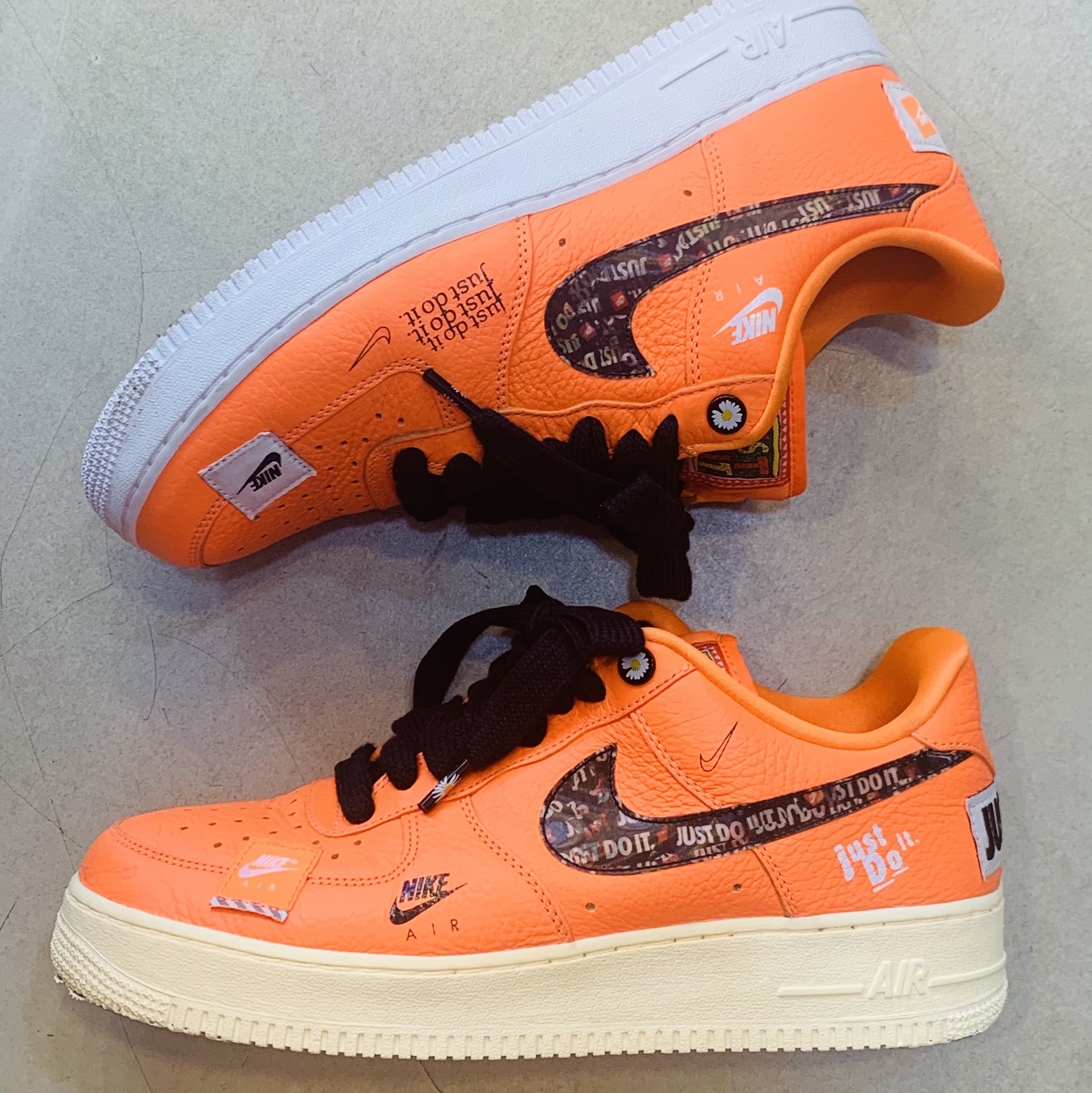 Nike Air Force 1 Low Just Do It Pack Total Orange 착용 스타일 - 2