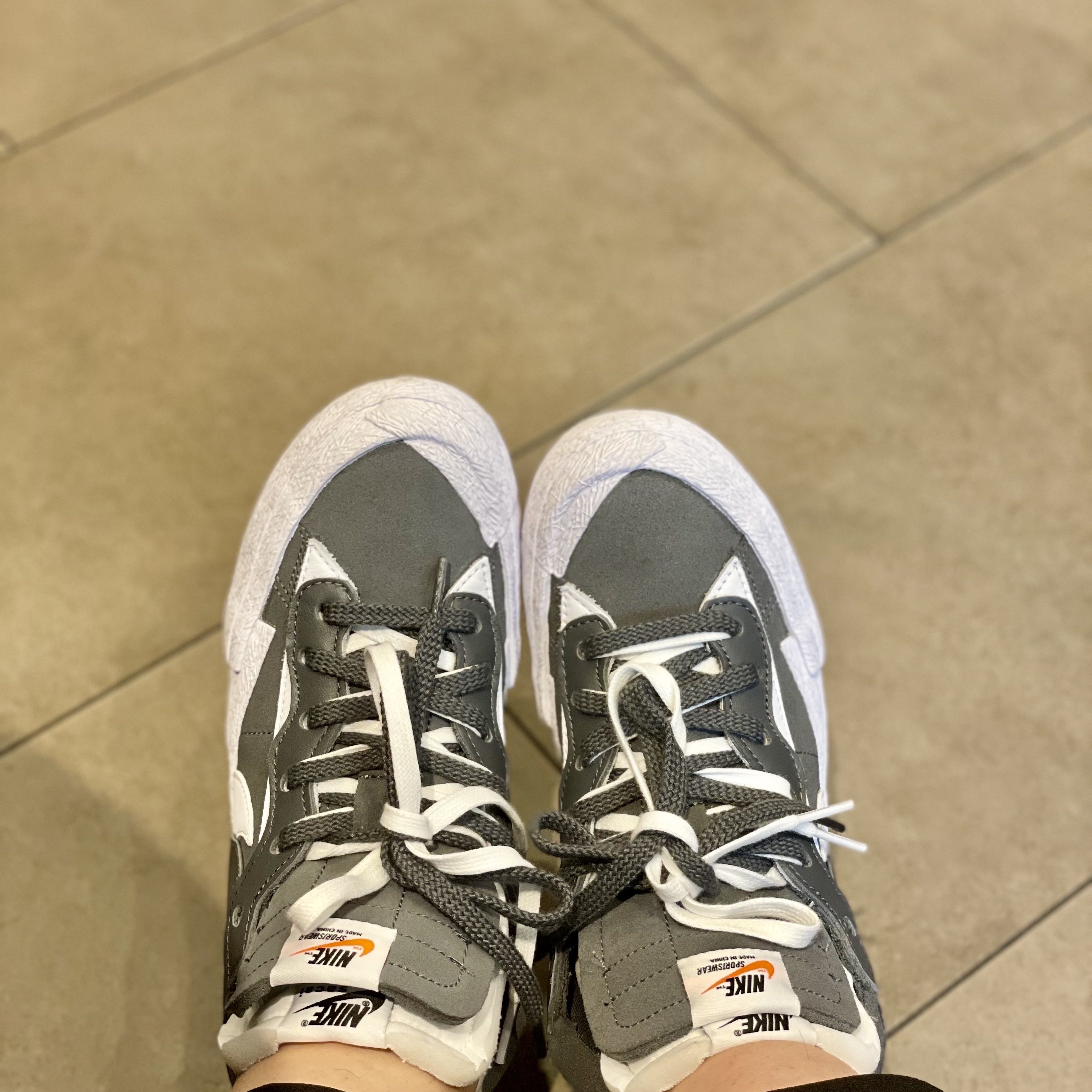 Nike x Sacai Blazer Low Iron Grey 착용 스타일 - 1