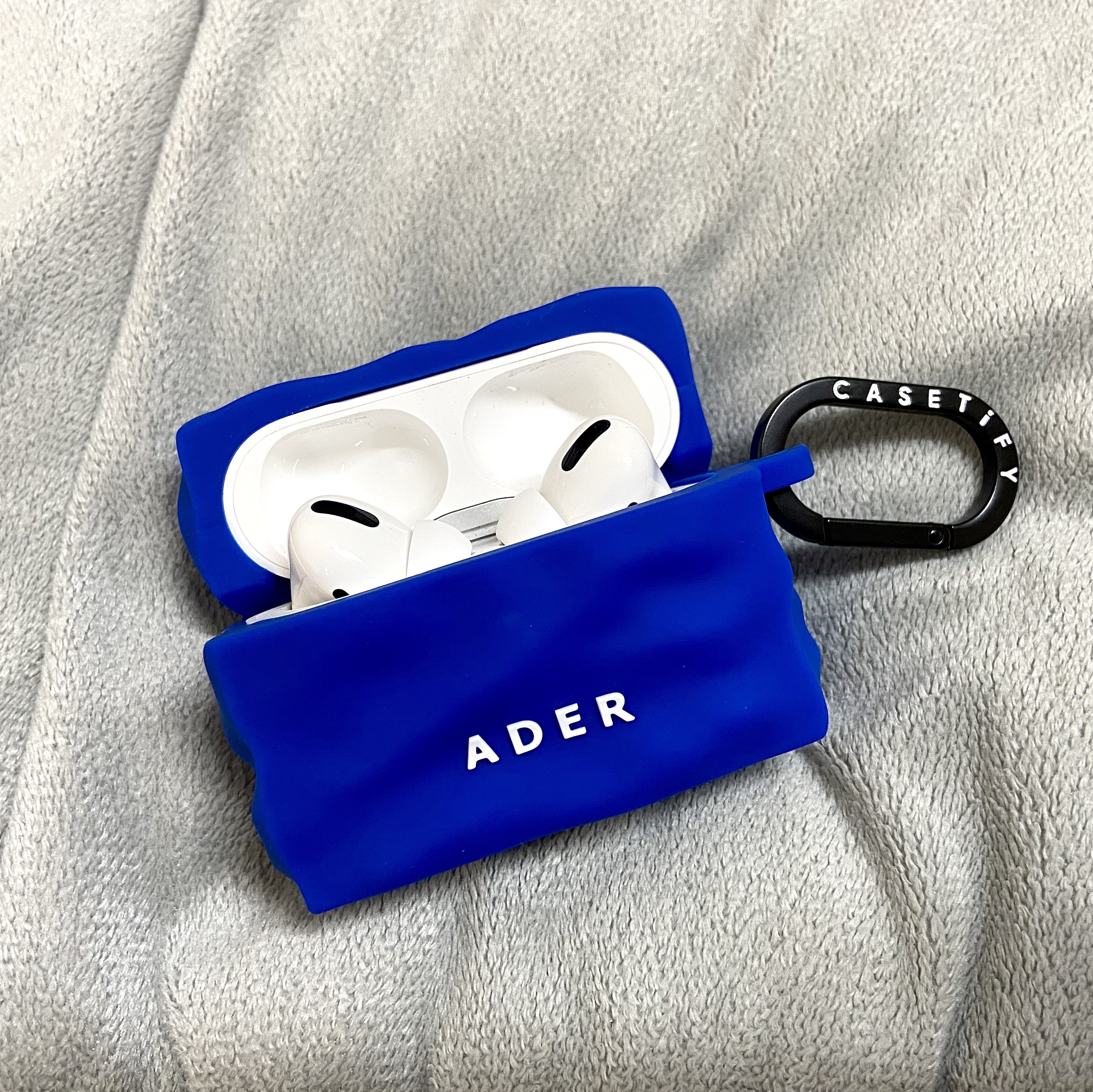 Casetify x Ader Error AirPods Pro Case, Casetify x Ader Error AirPods Case 착용 스타일