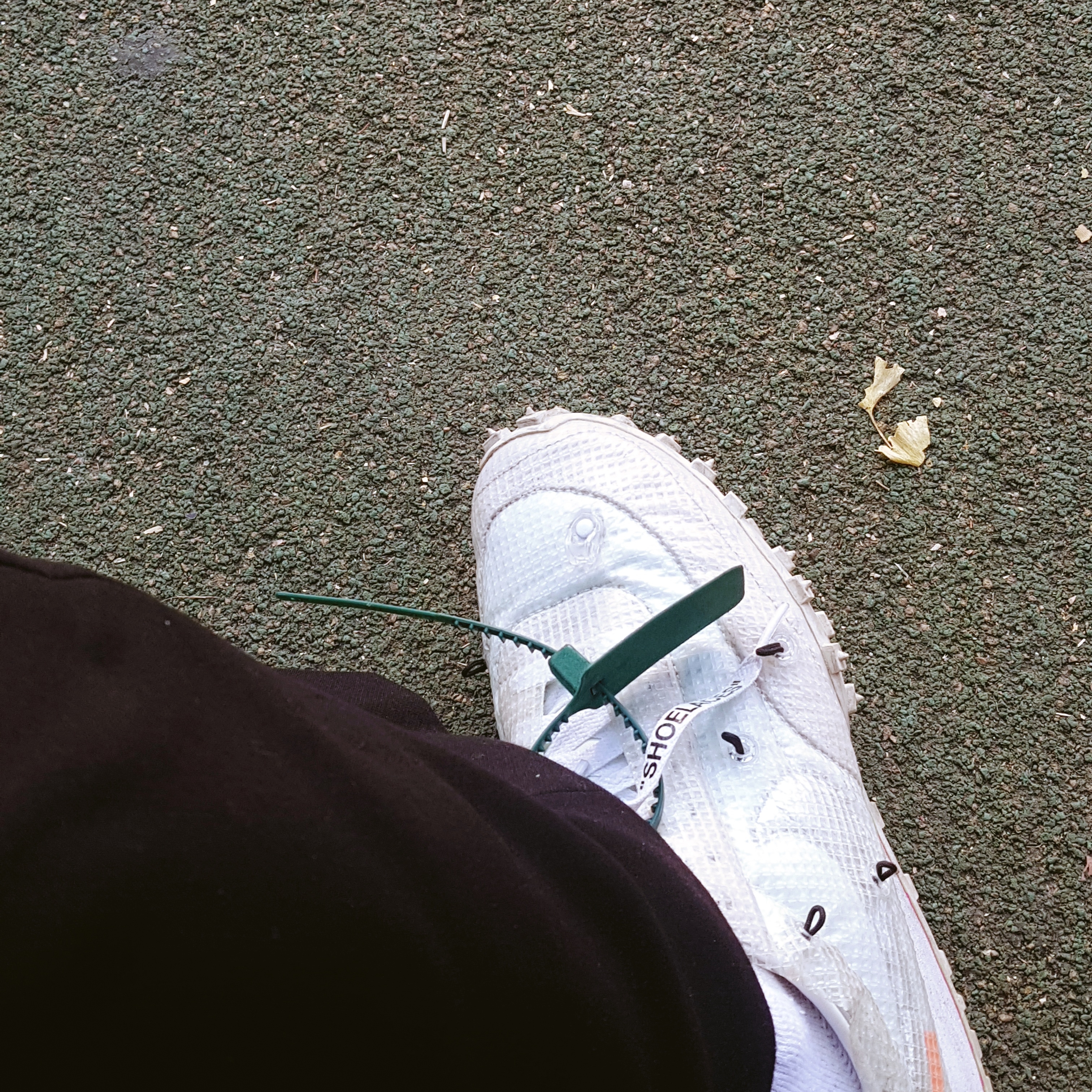 (W) Nike x Off-White Waffle Racer White 착용 스타일 - 1