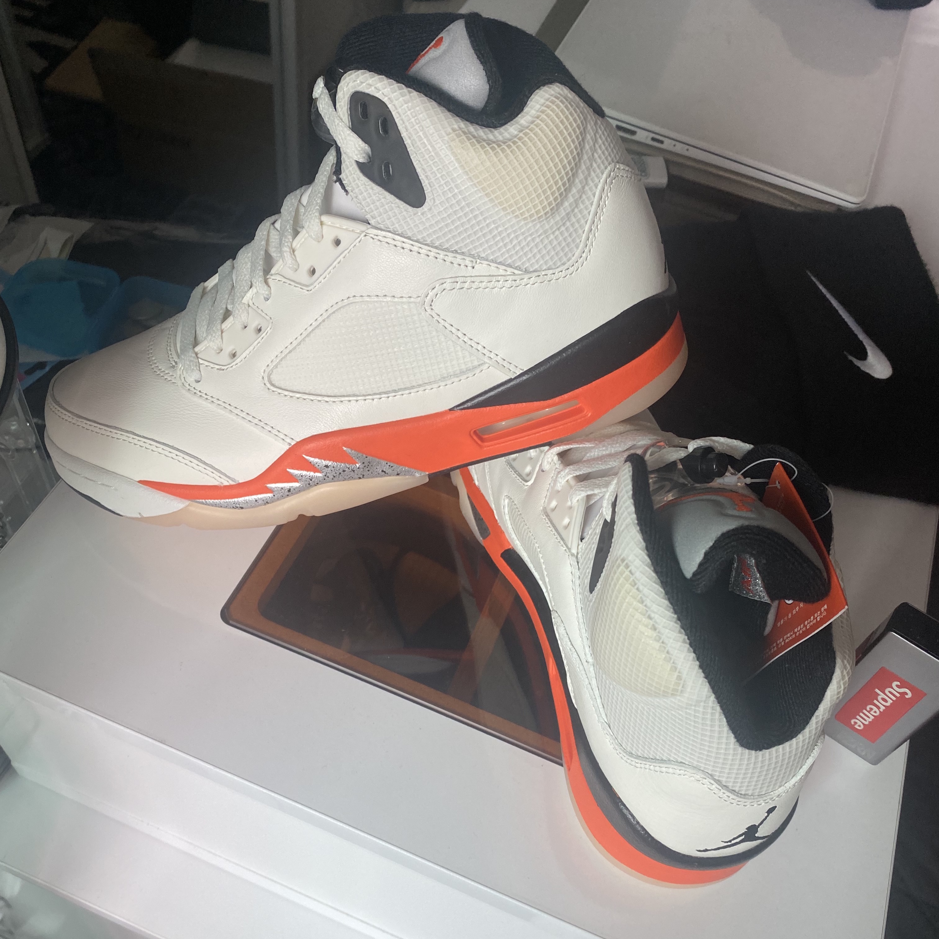 Jordan 5 Retro Orange Blaze 착용 스타일