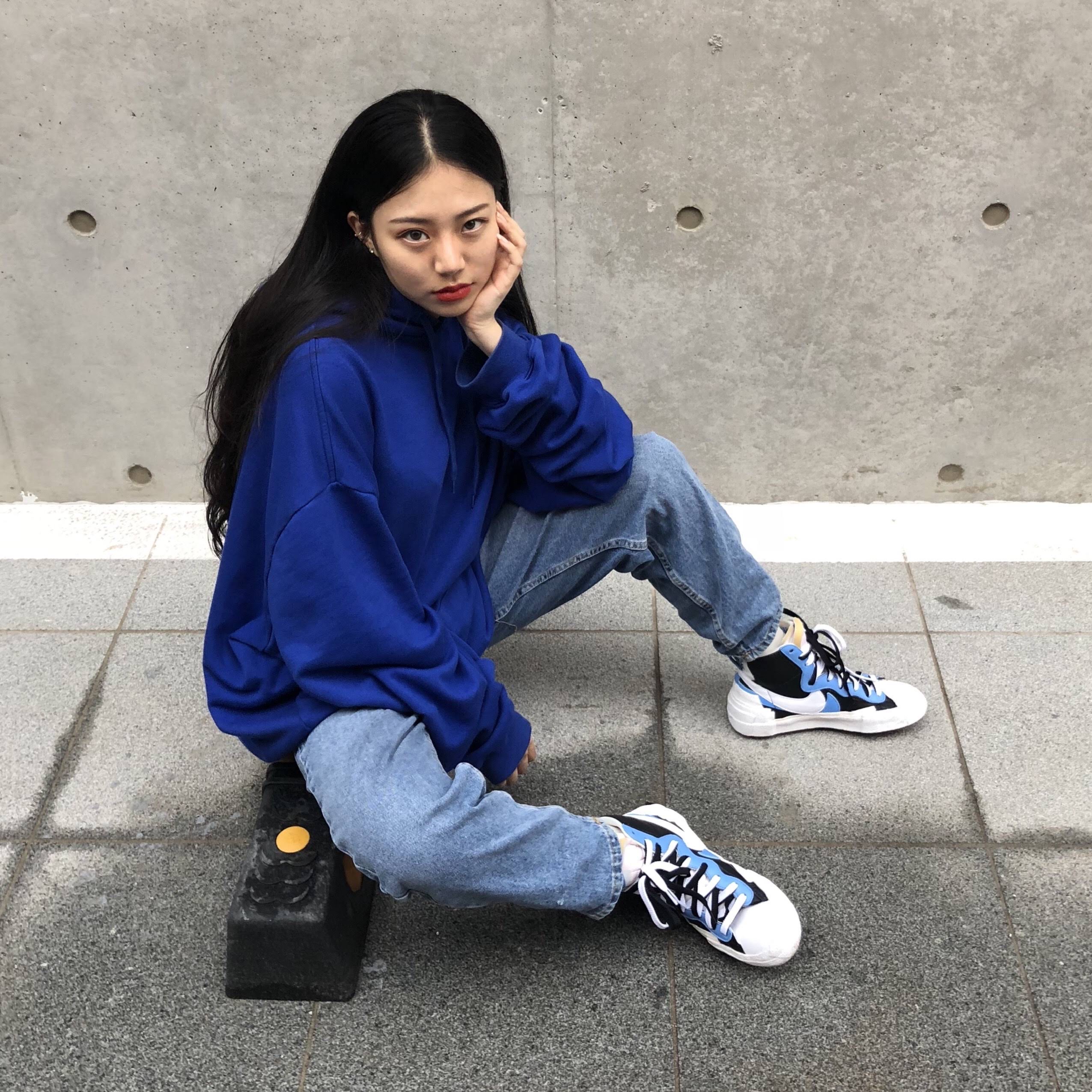 Nike x Sacai Blazer Mid White Black Legend Blue 착용 스타일 - 1
