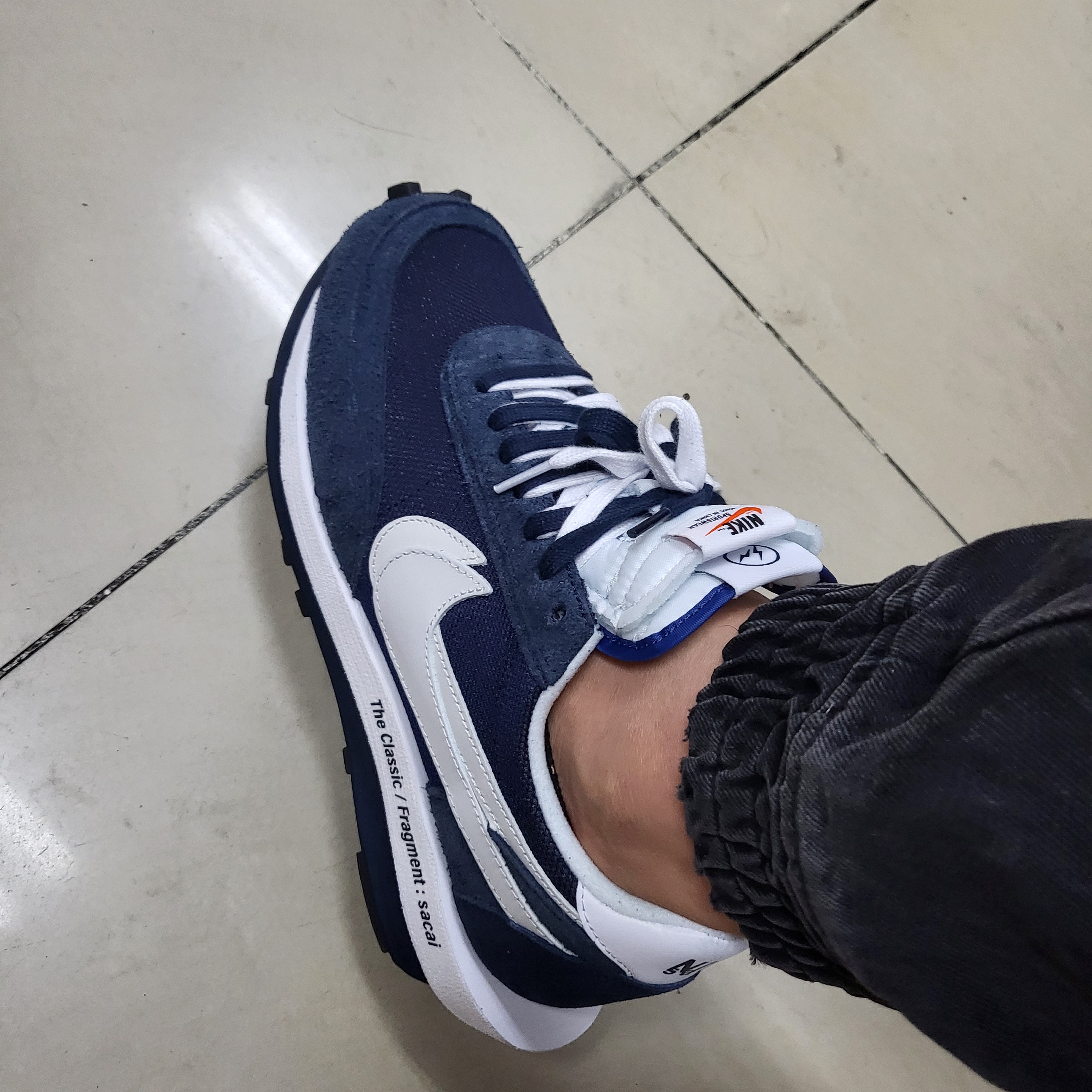 Nike x Sacai x Fragment LDWaffle Blackened Blue 착용 스타일 - 3