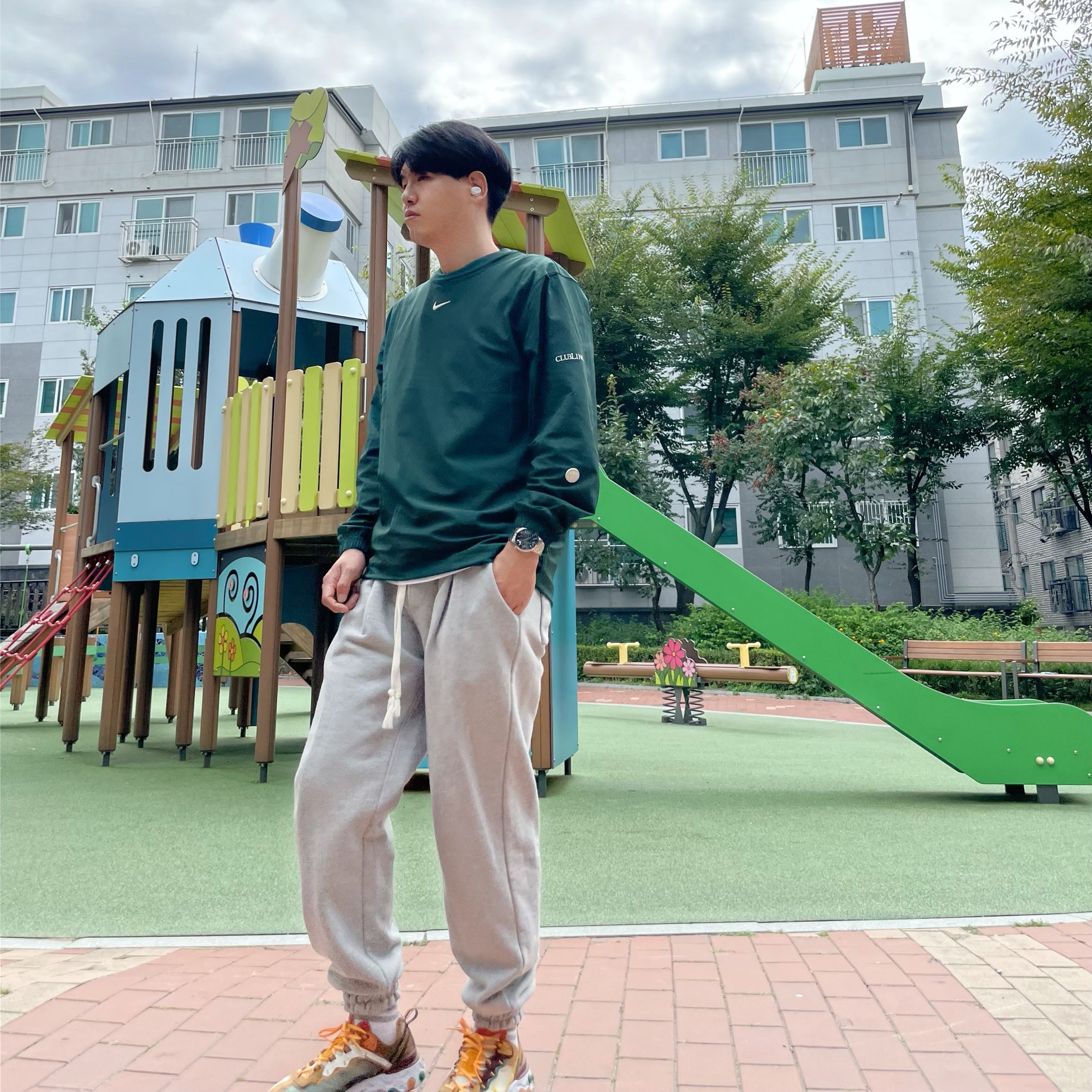 Nike x Drake Nocta Golf Crewneck Top Green - Asia 착용 스타일 - 3