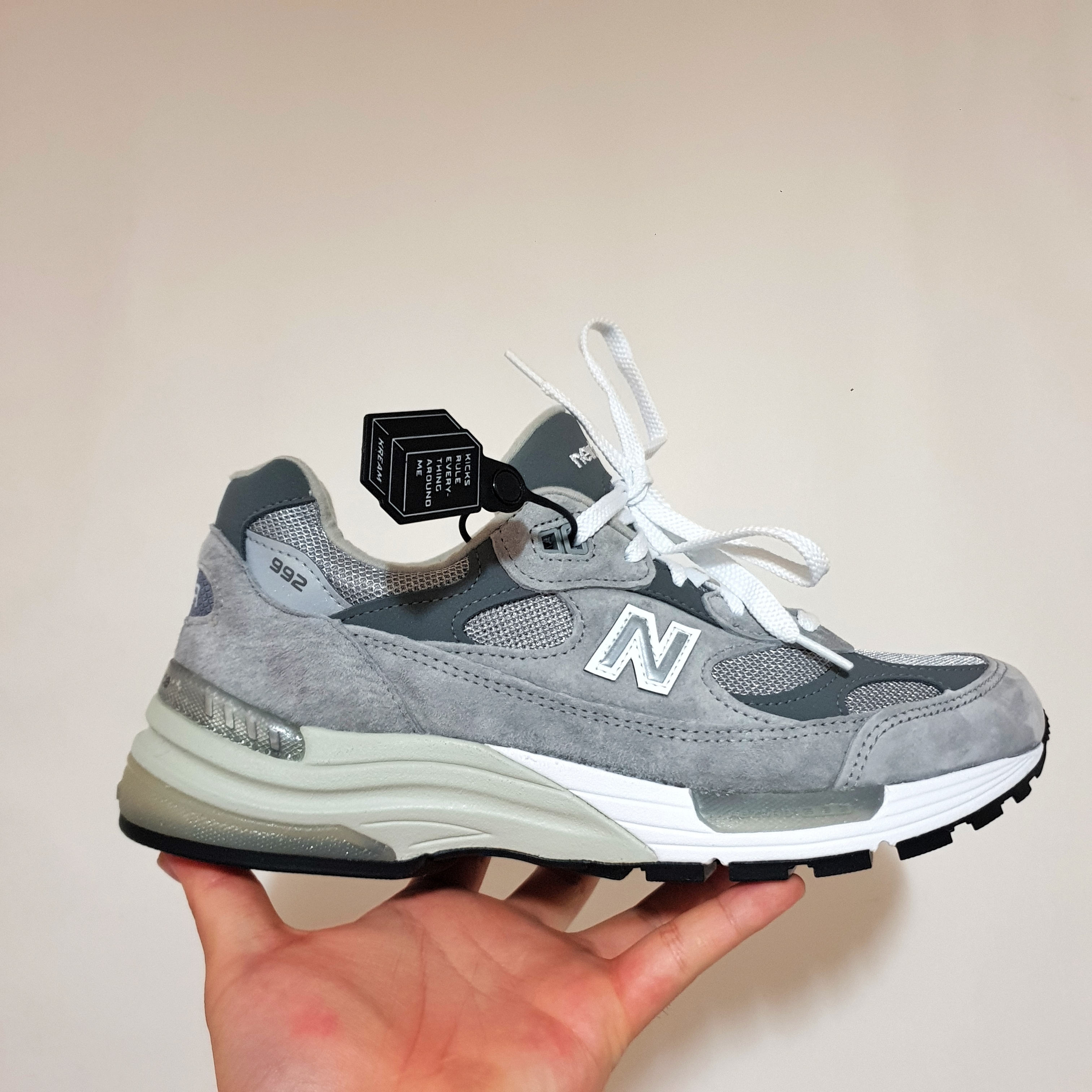 New Balance 992 Made in USA Grey - D Standard 착용 스타일