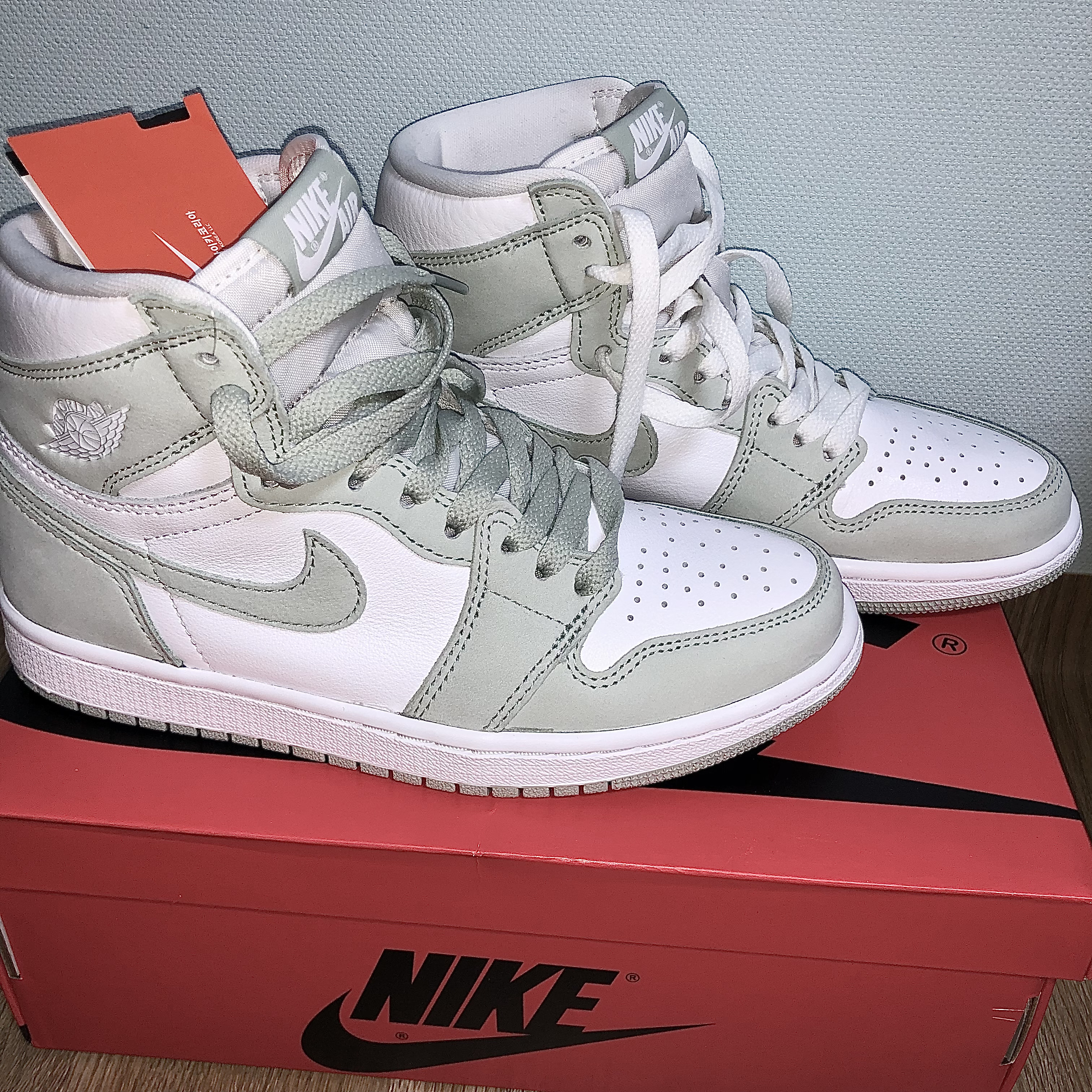 (W) Jordan 1 Retro High OG Seafoam 착용 스타일 - 2