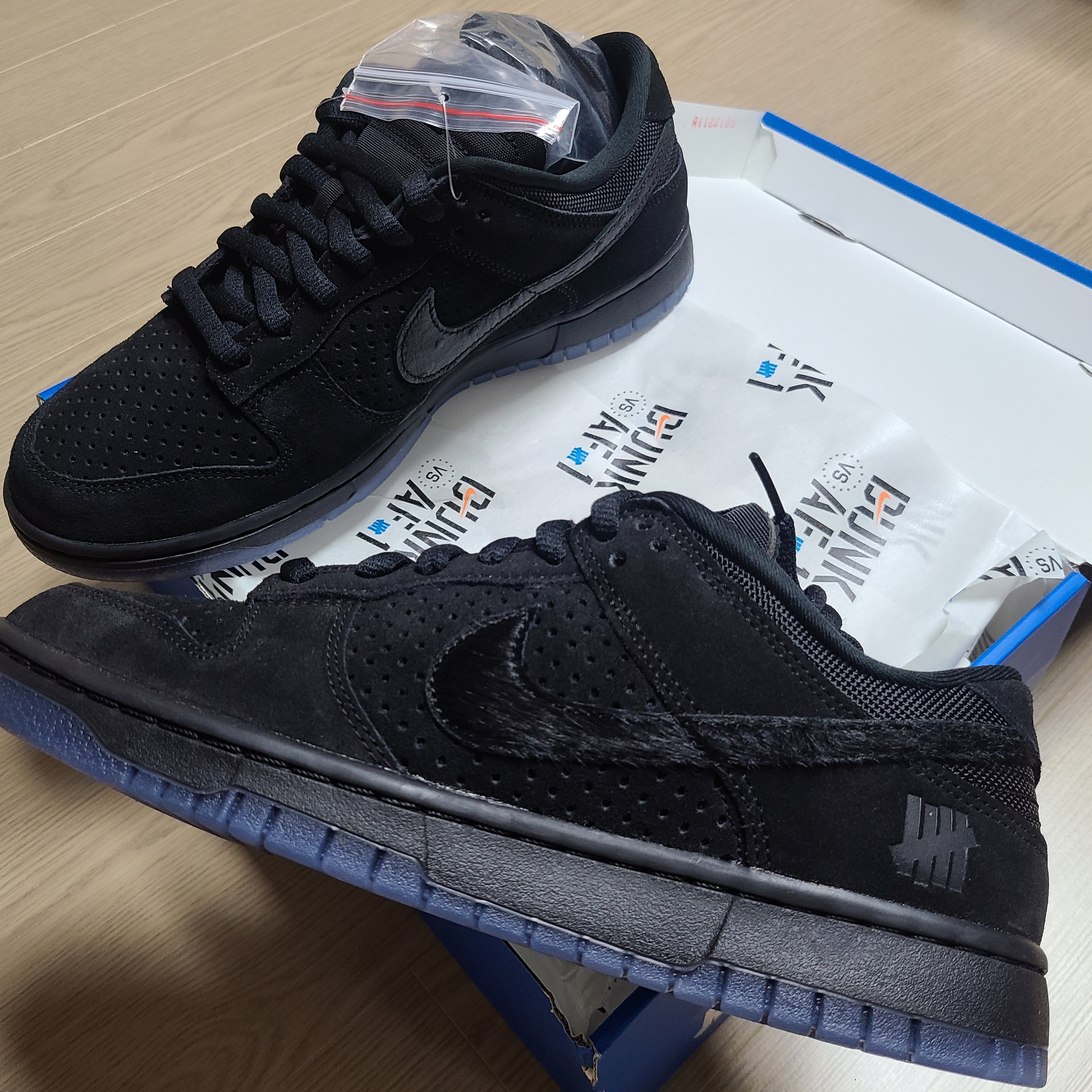 Nike x Undefeated Dunk Low SP 5 On It Black 착용 스타일