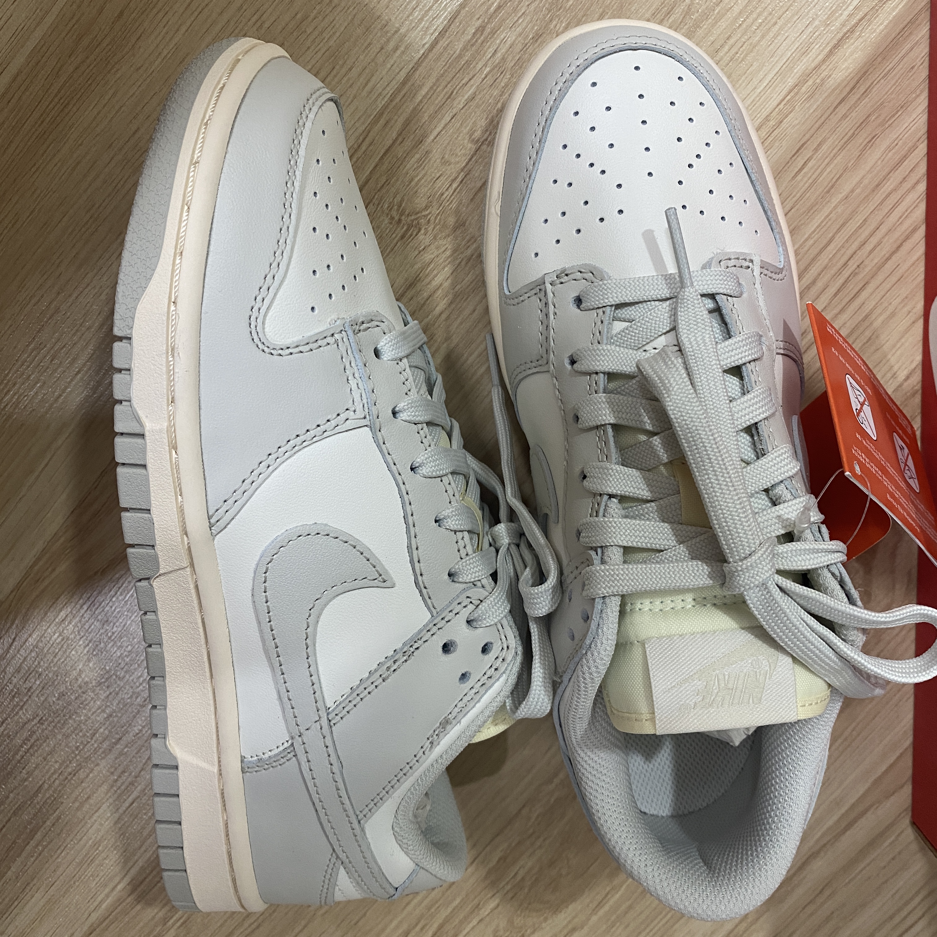 (W) Nike Dunk Low Light Bone 착용 스타일 - 1