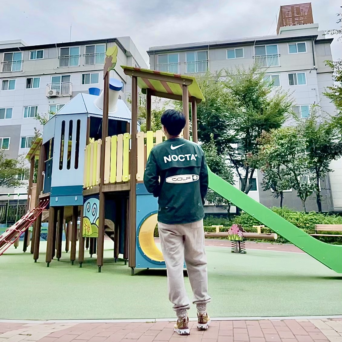 Nike x Drake Nocta Golf Crewneck Top Green - Asia 착용 스타일 - 1