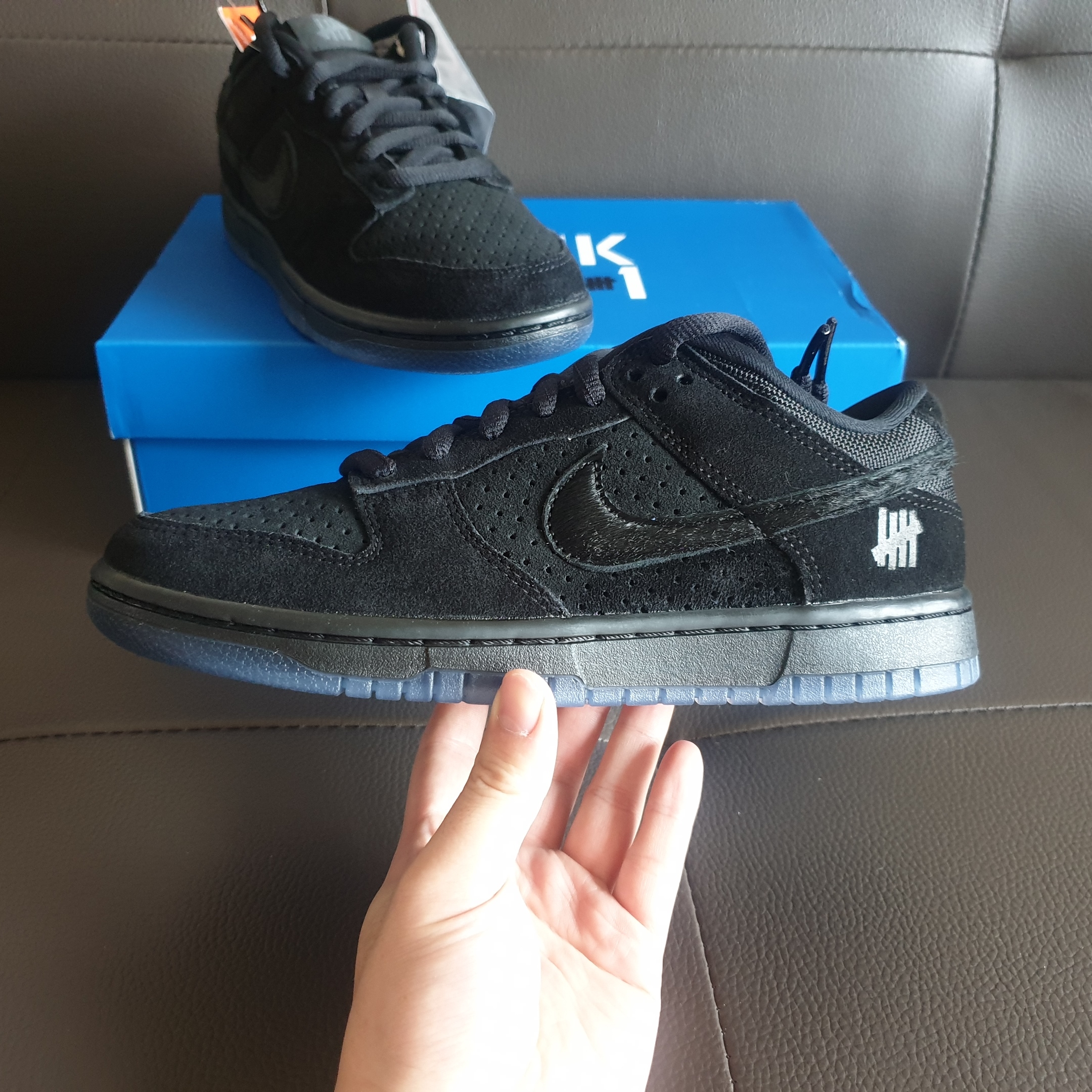Nike x Undefeated Dunk Low SP 5 On It Black, (W) Nike Dunk Low Light Bone 착용 스타일 - 2