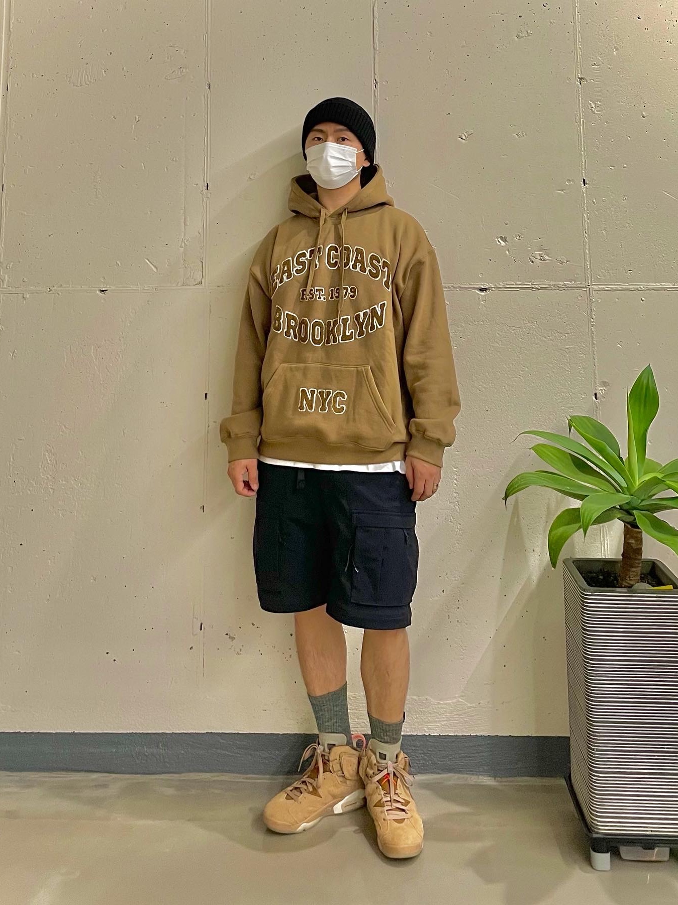 Jordan 6 x Travis Scott Retro SP British Khaki 착용 스타일 - 1