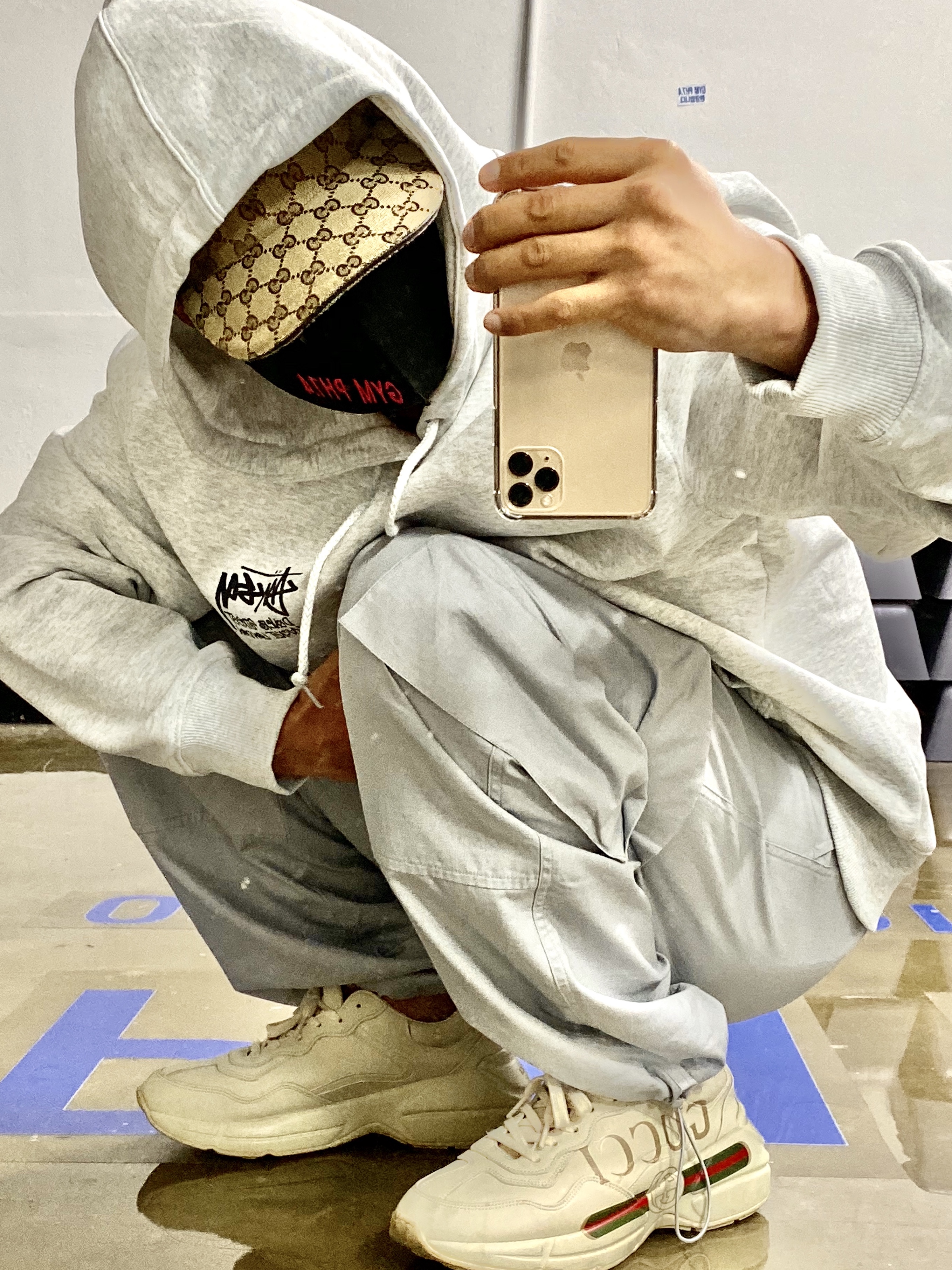 Stussy DSM World Tour Hoodie Ash Heather 2021, Gucci Rhyton Leather Sneakers Logo 착용 스타일