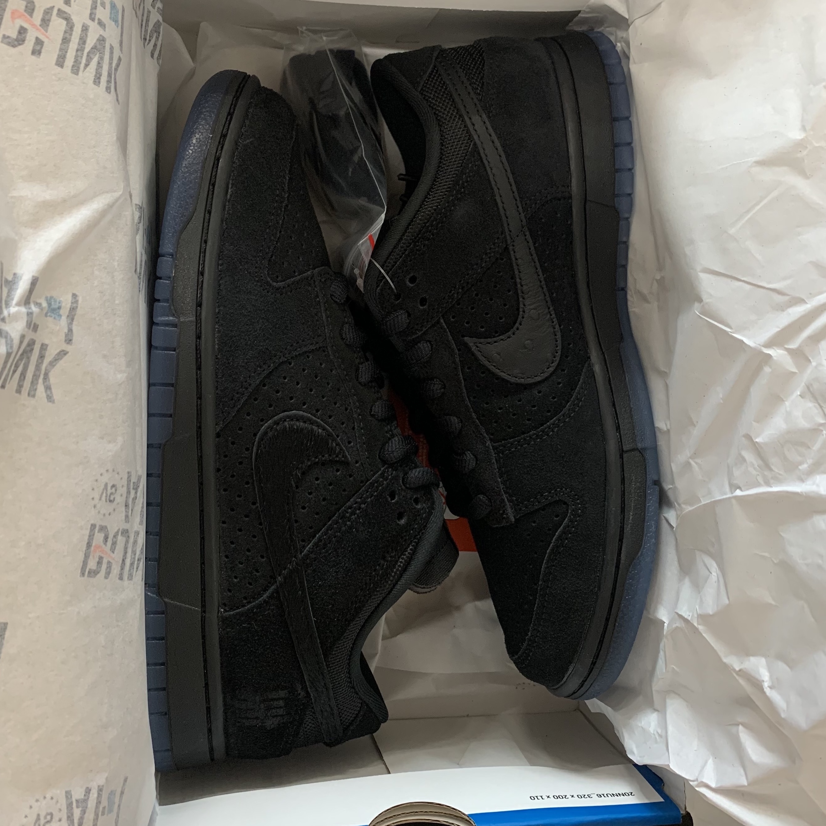 Nike x Undefeated Dunk Low SP 5 On It Black 착용 스타일