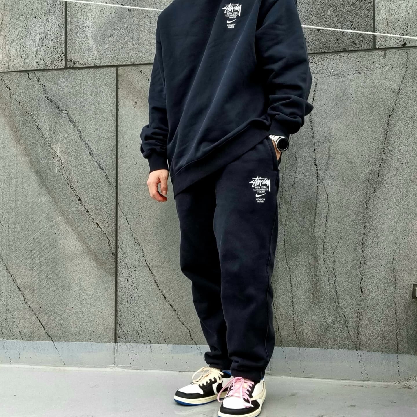 Nike x Stussy NRG ZR Fleece Crewneck Black - Asia, Nike x Stussy NRG ZR Fleece Pants Black - US/EU 착용 스타일 - 4