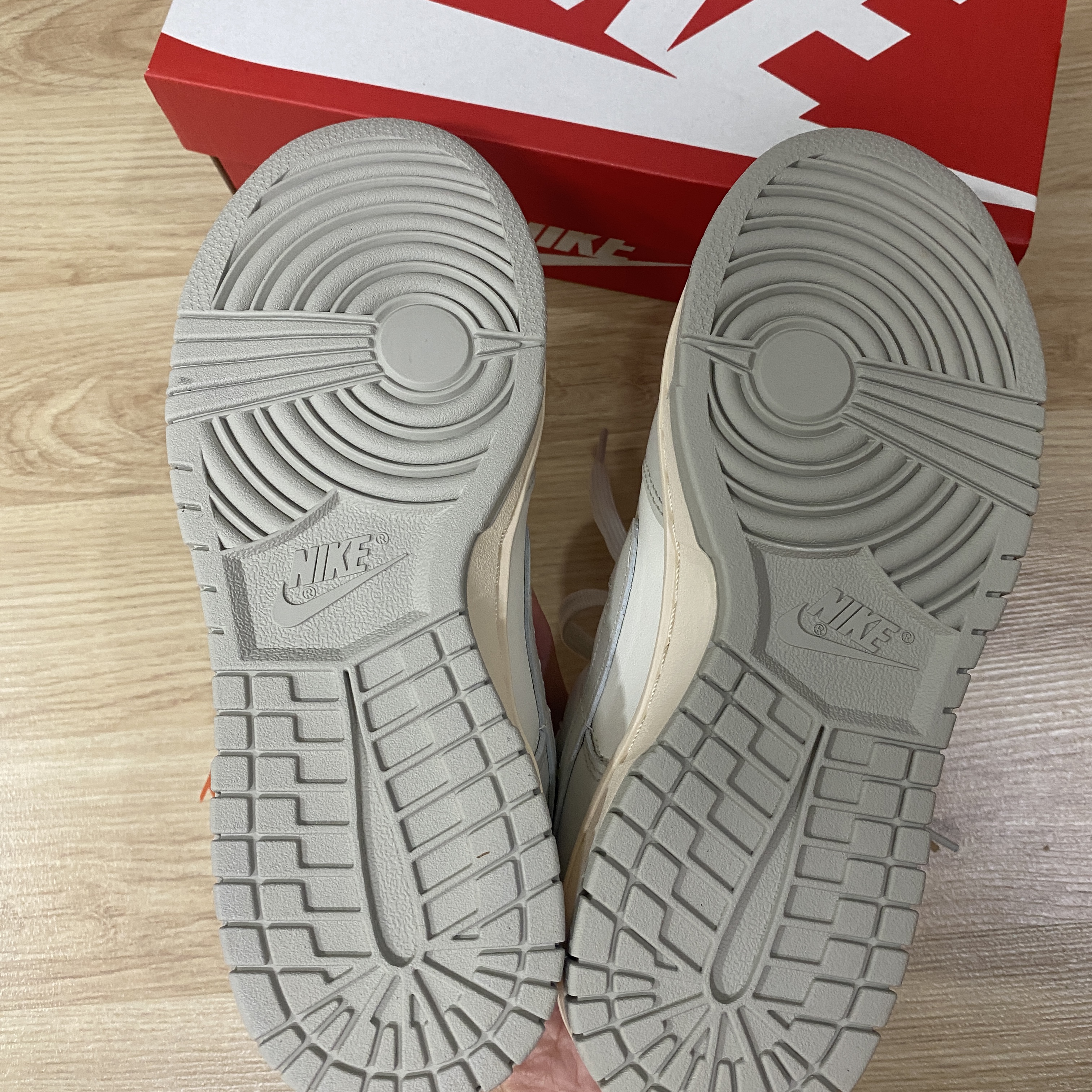 (W) Nike Dunk Low Light Bone 착용 스타일 - 5