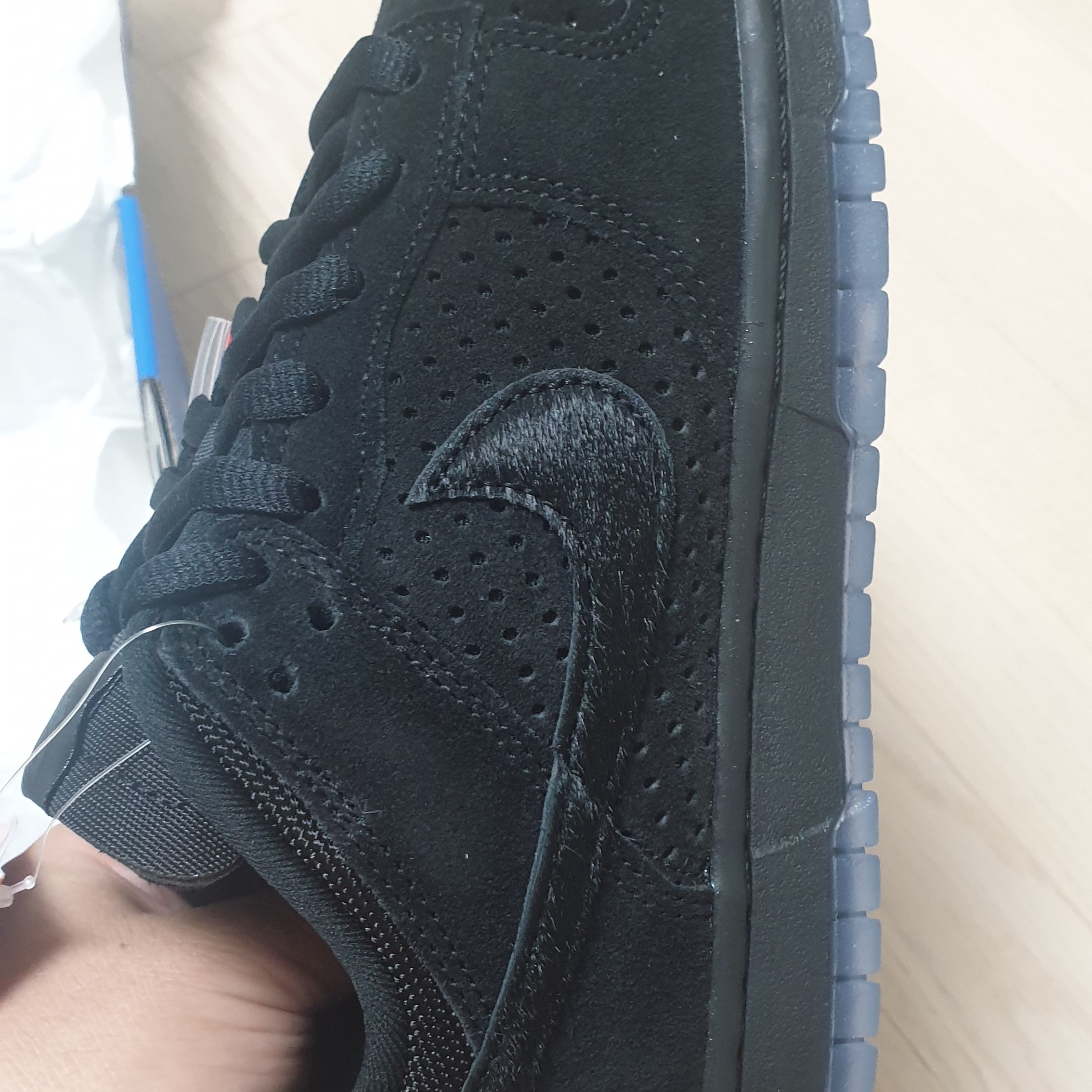 Nike x Undefeated Dunk Low SP 5 On It Black 착용 스타일 - 4