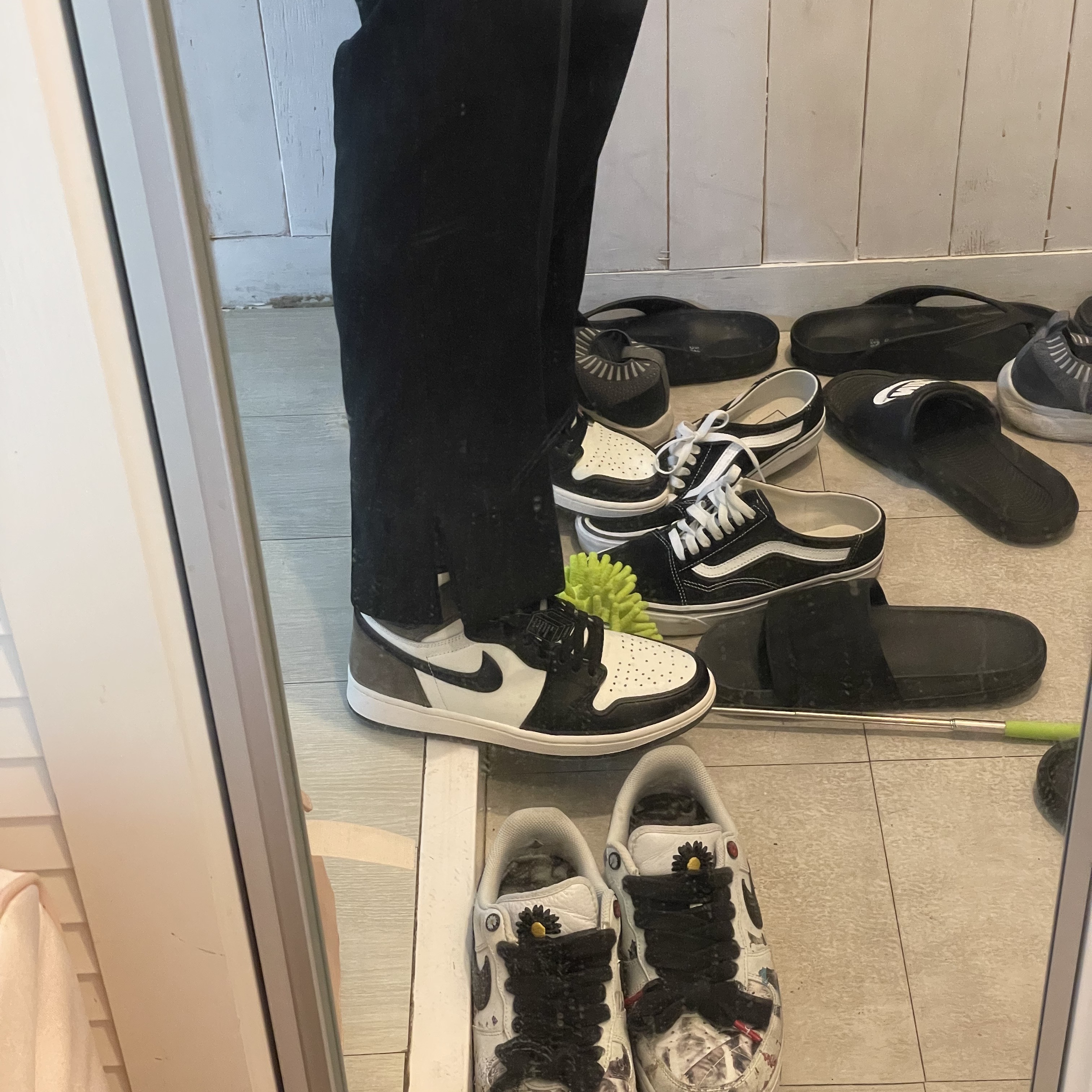 Jordan 1 Retro High OG Black Mocha, Nike x Peaceminusone Air Force 1 Low Para-Noise 2.0 착용 스타일 - 2