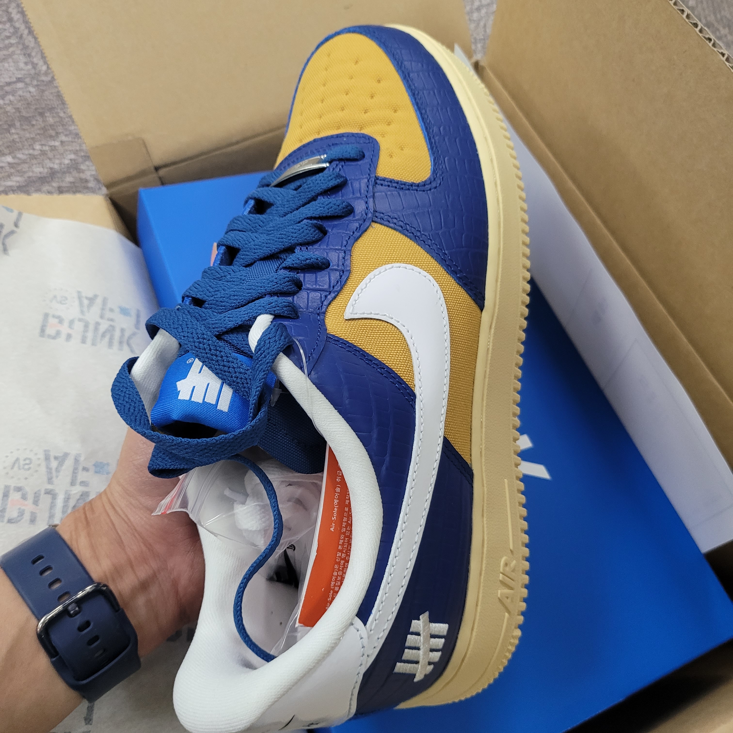 Nike x Undefeated Air Force 1 Low SP 5 On It Court Blue 착용 스타일 - 2
