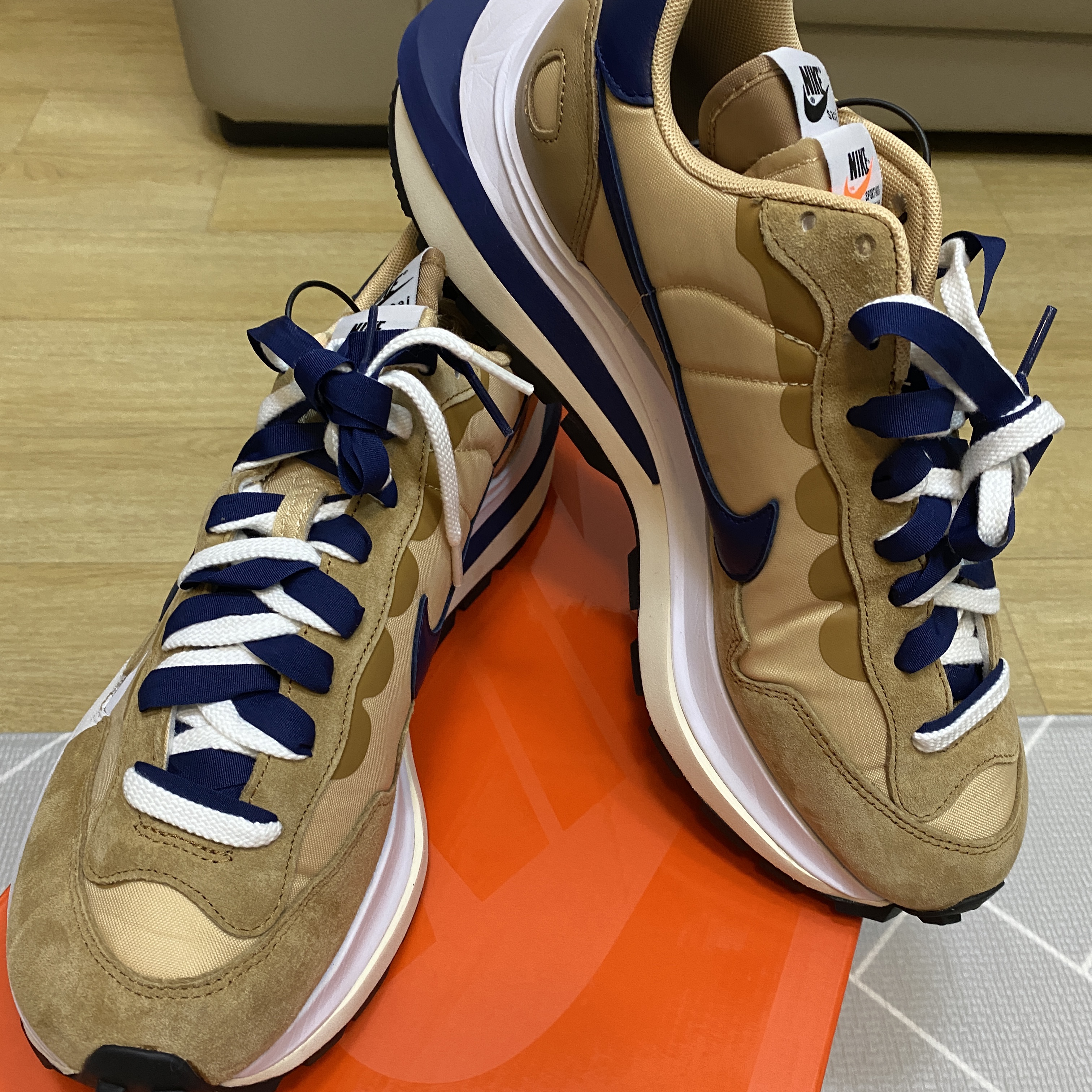 Nike x Sacai VaporWaffle Sesame and Blue Void 착용 스타일 - 1
