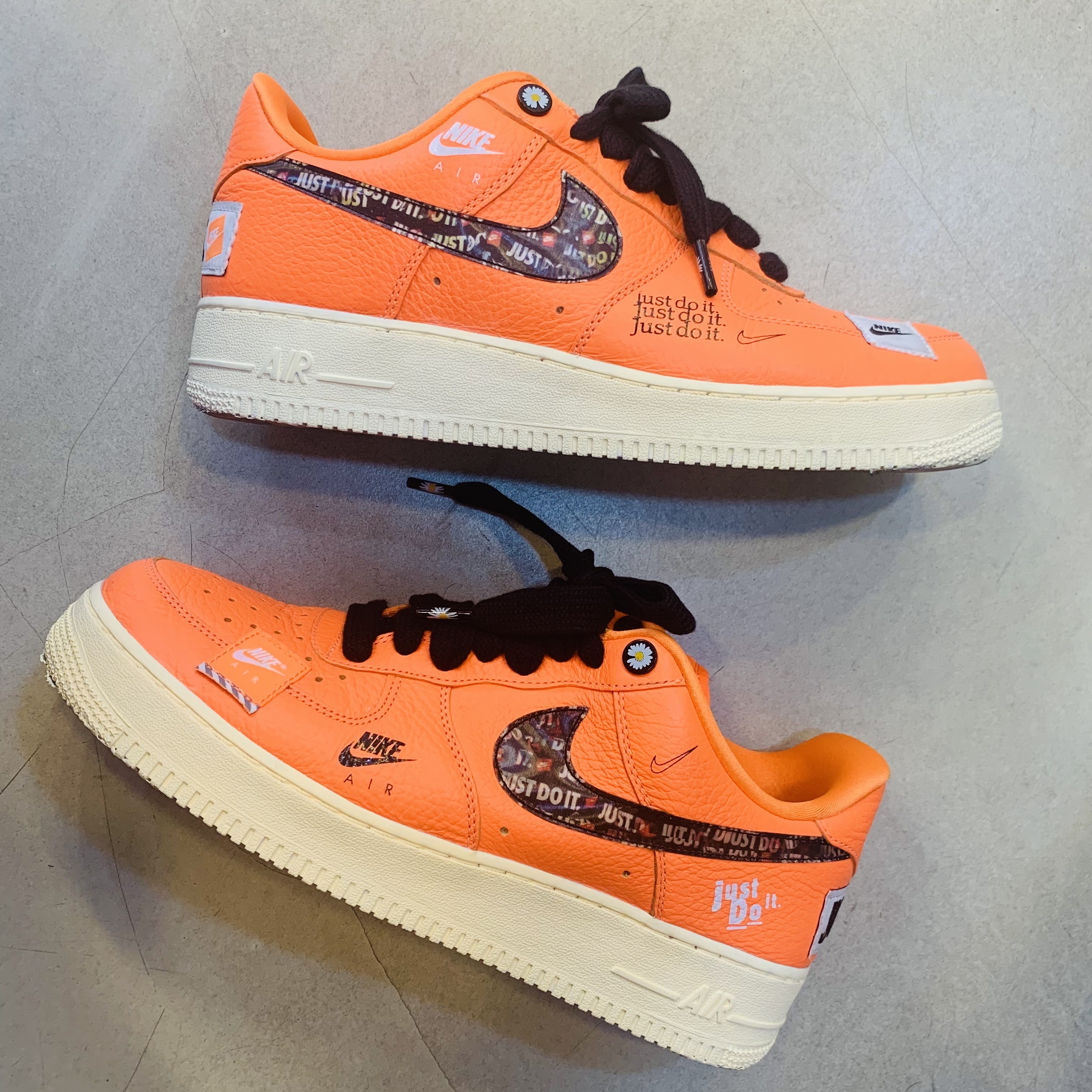 Nike Air Force 1 Low Just Do It Pack Total Orange 착용 스타일 - 1