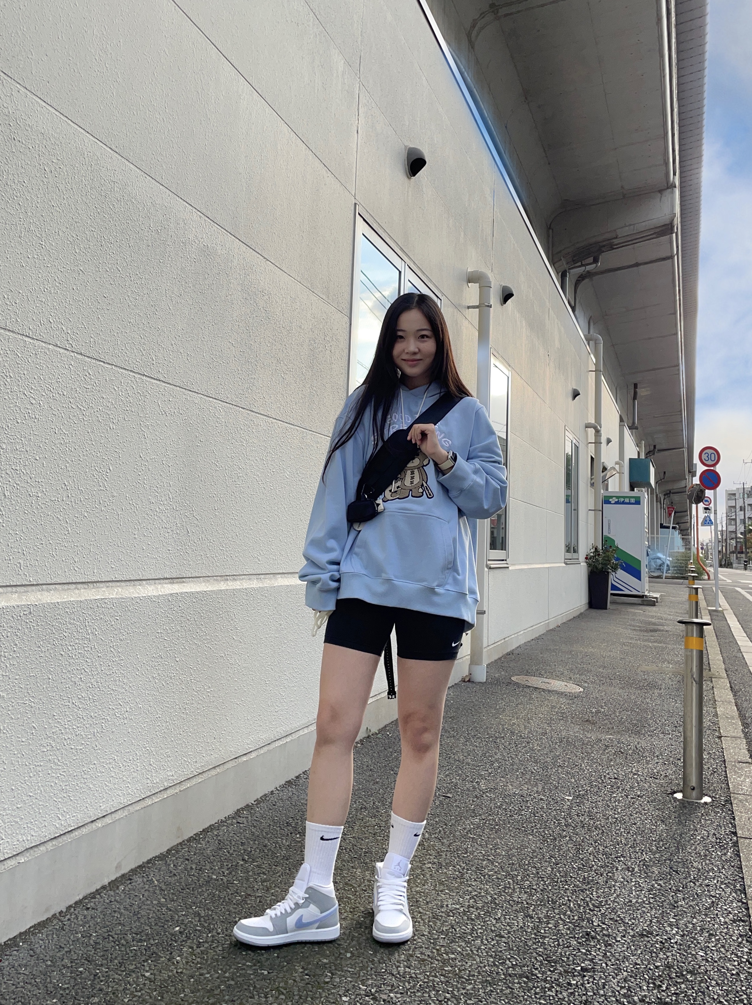 (W) Jordan 1 Mid Wolf Grey 착용 스타일