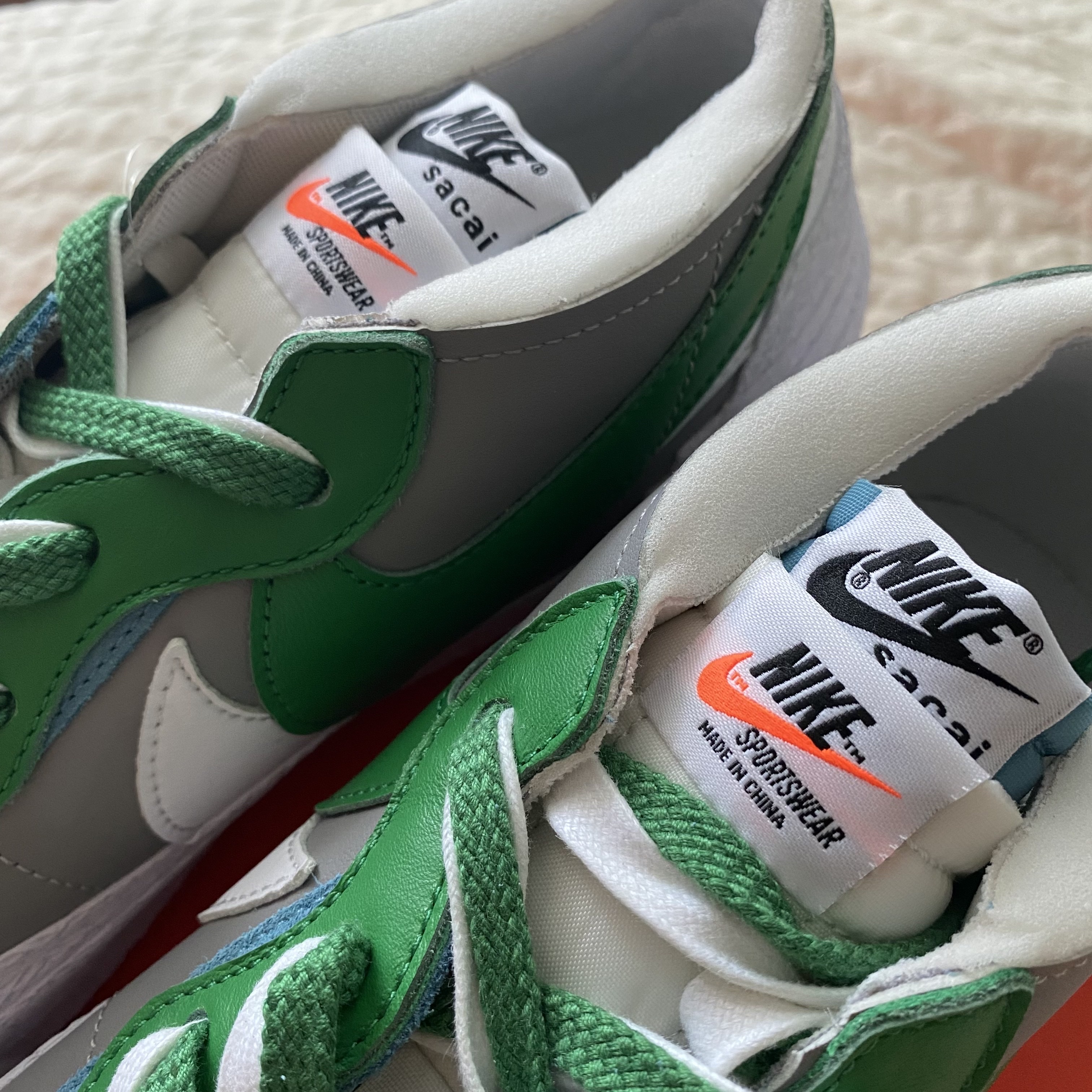 Nike x Sacai Blazer Low Classic Green 착용 스타일 - 2