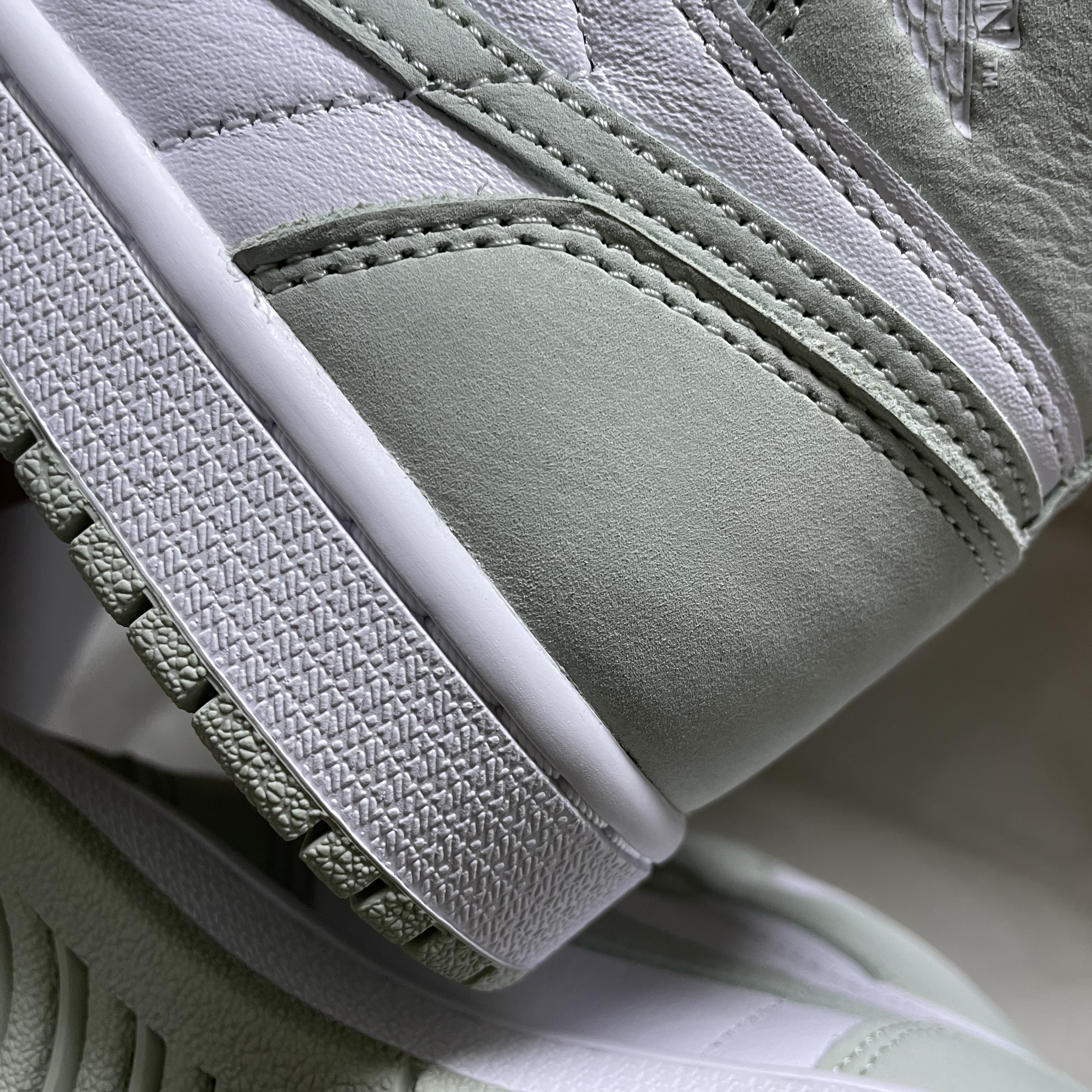 (W) Jordan 1 Retro High OG Seafoam 착용 스타일 - 4