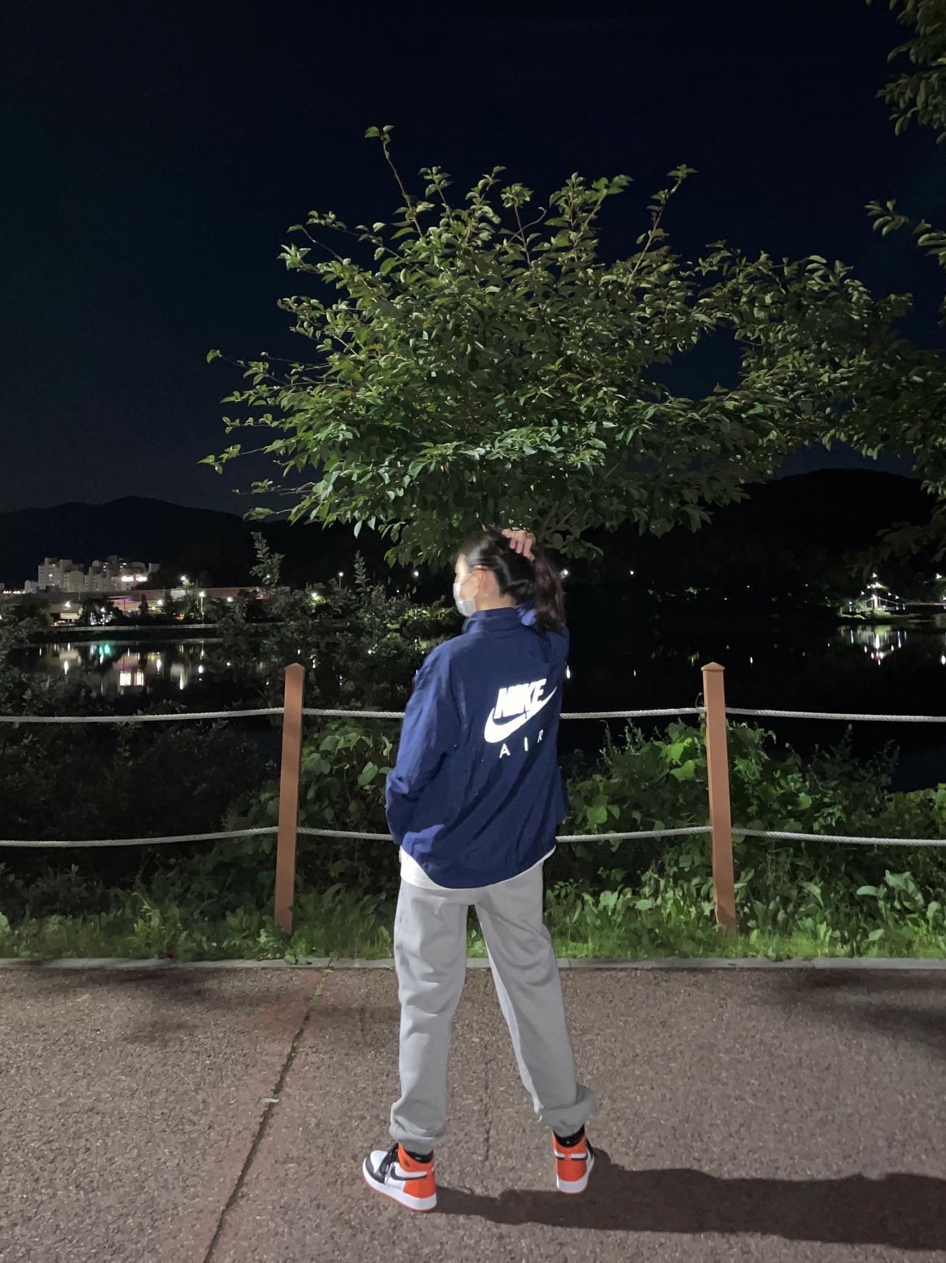 Nike x Kim Jones Reversible Wind Breaker Navy - Asia, (W) Nike NRG Solo Swoosh Fleece Pants Dark Grey Heather - Asia 착용 스타일