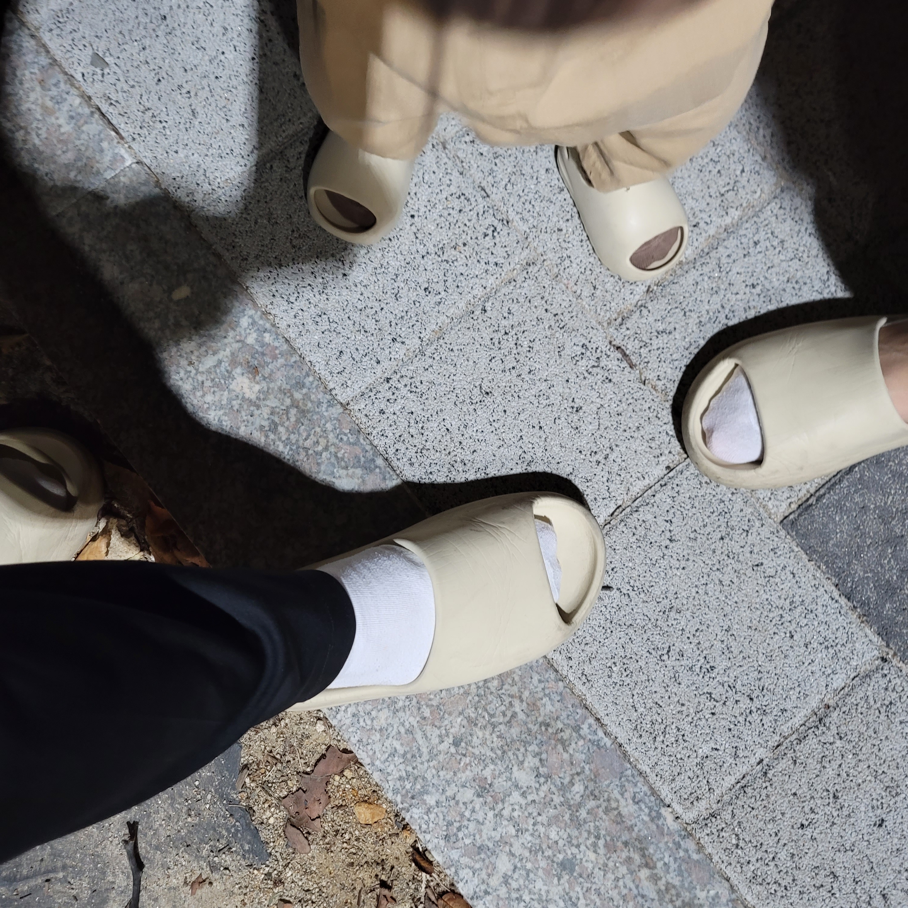 Adidas Yeezy Slide Bone, (Infant) Adidas Yeezy Slide Bone 착용 스타일