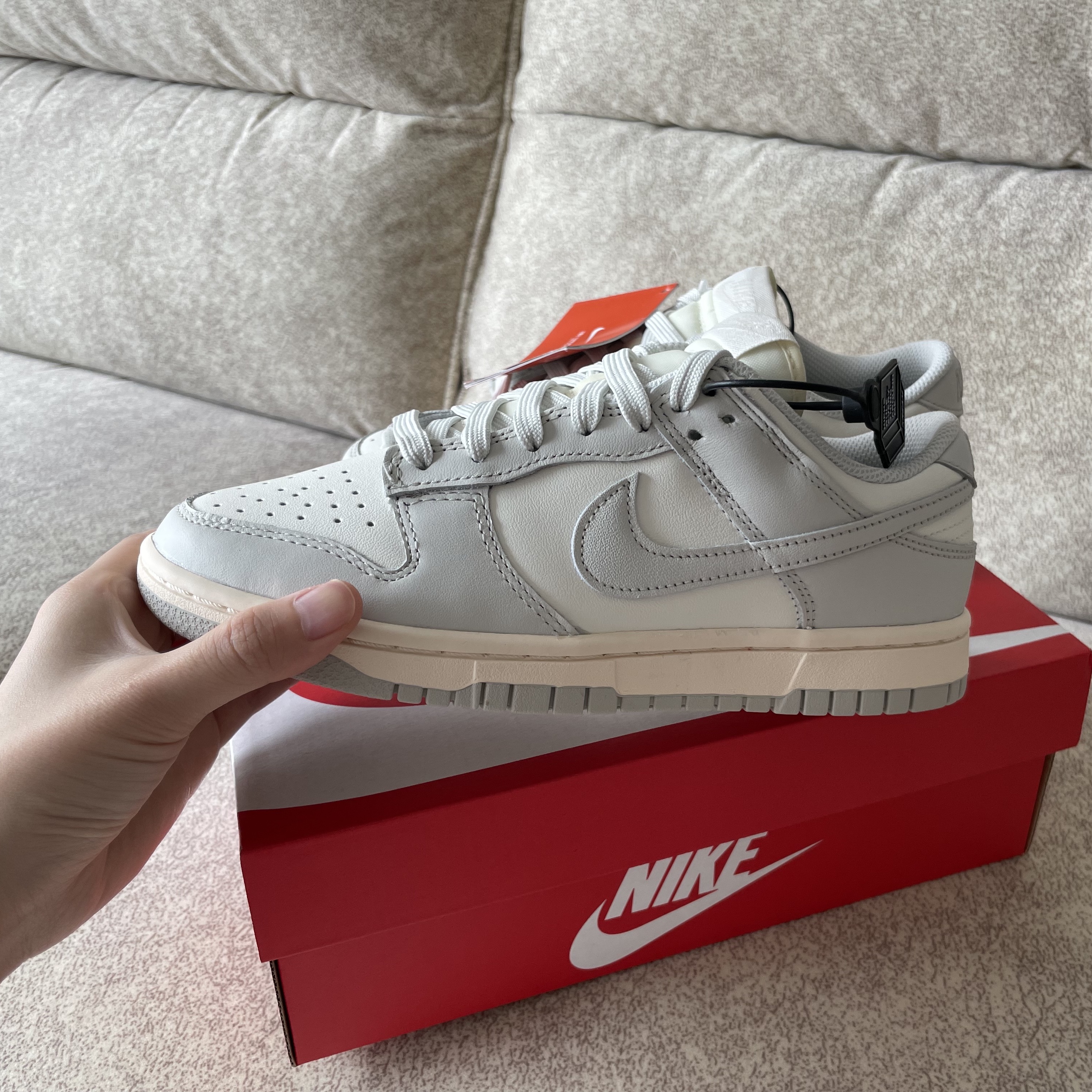 (W) Nike Dunk Low Light Bone 착용 스타일 - 2