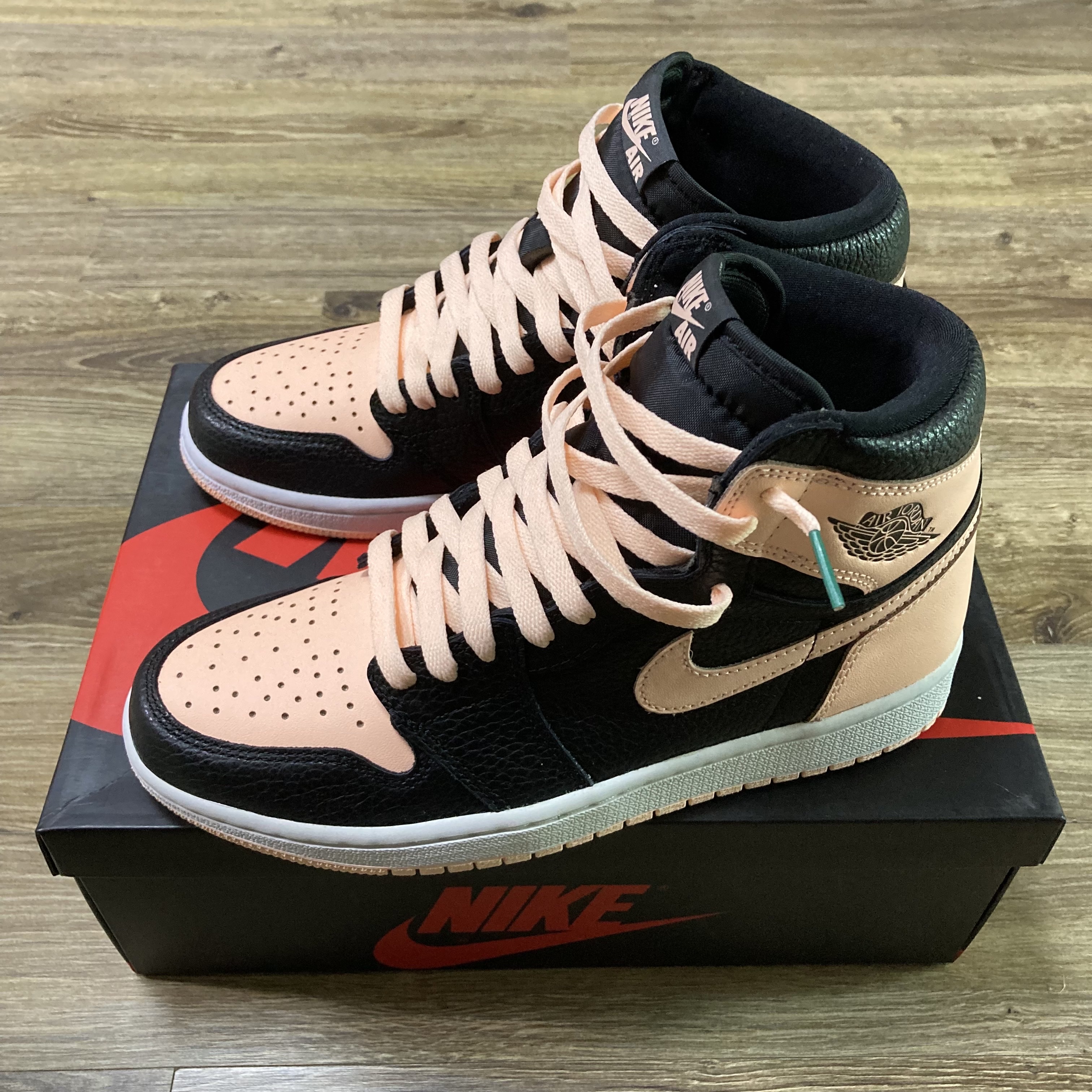 Jordan 1 Retro High OG Crimson Tint 착용 스타일 - 2