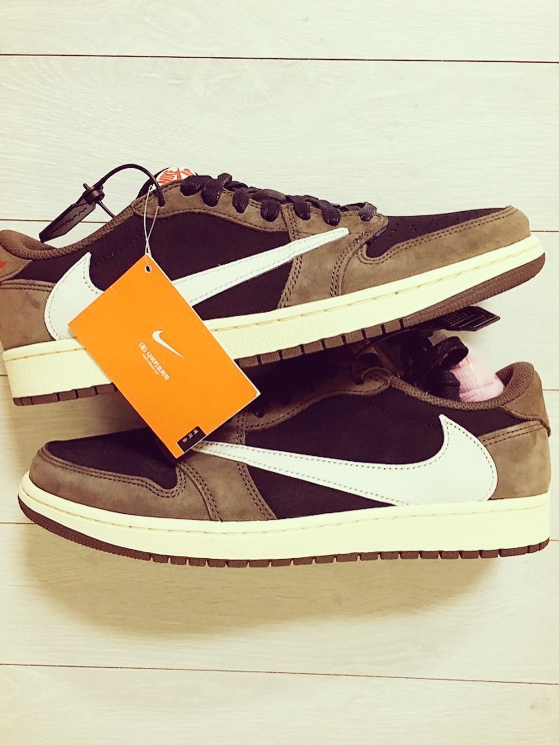 Jordan 1 x Dior High OG, Jordan 1 x Off-White Retro High Chicago The Ten 착용 스타일 - 5
