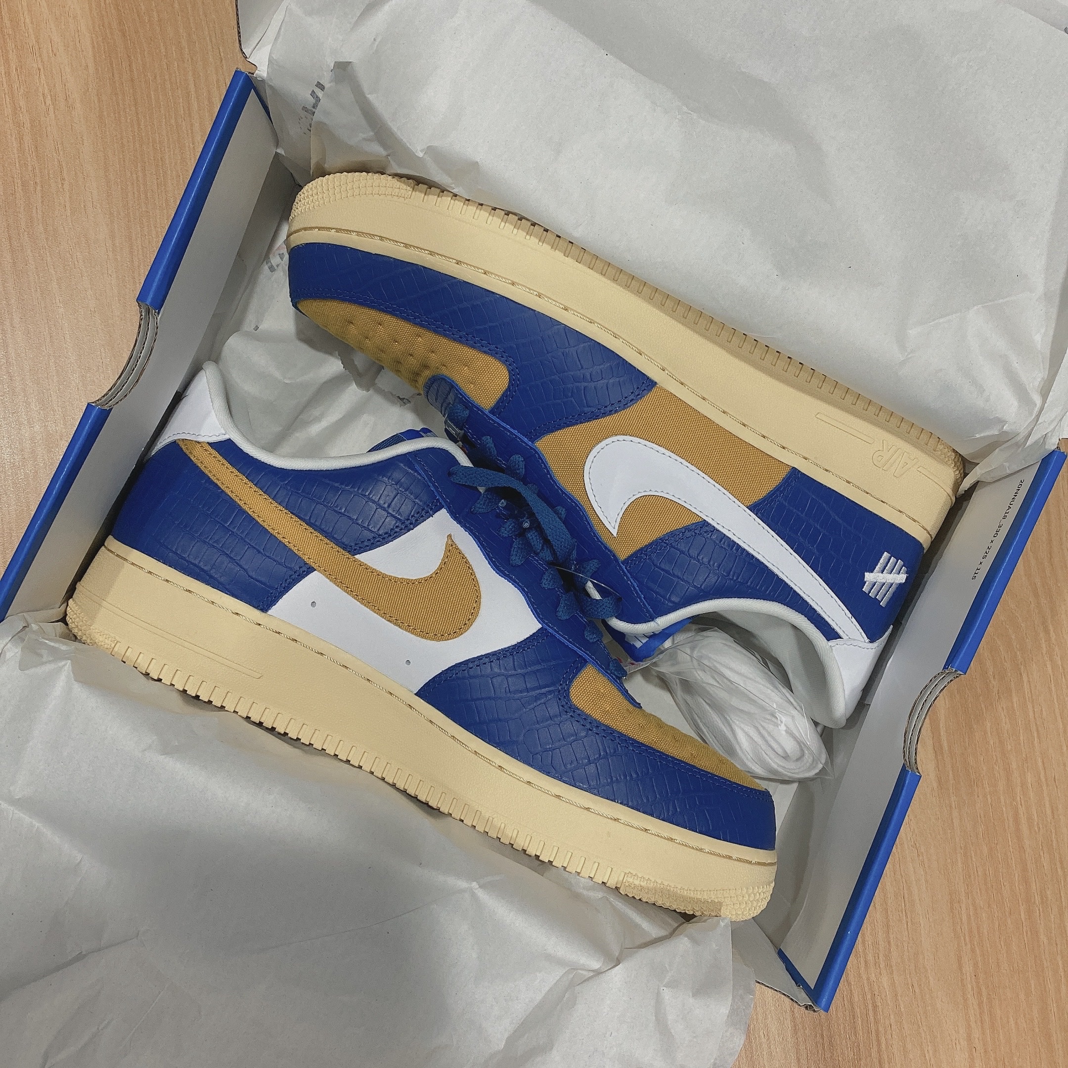 Nike x Undefeated Air Force 1 Low SP 5 On It Court Blue 착용 스타일 - 1