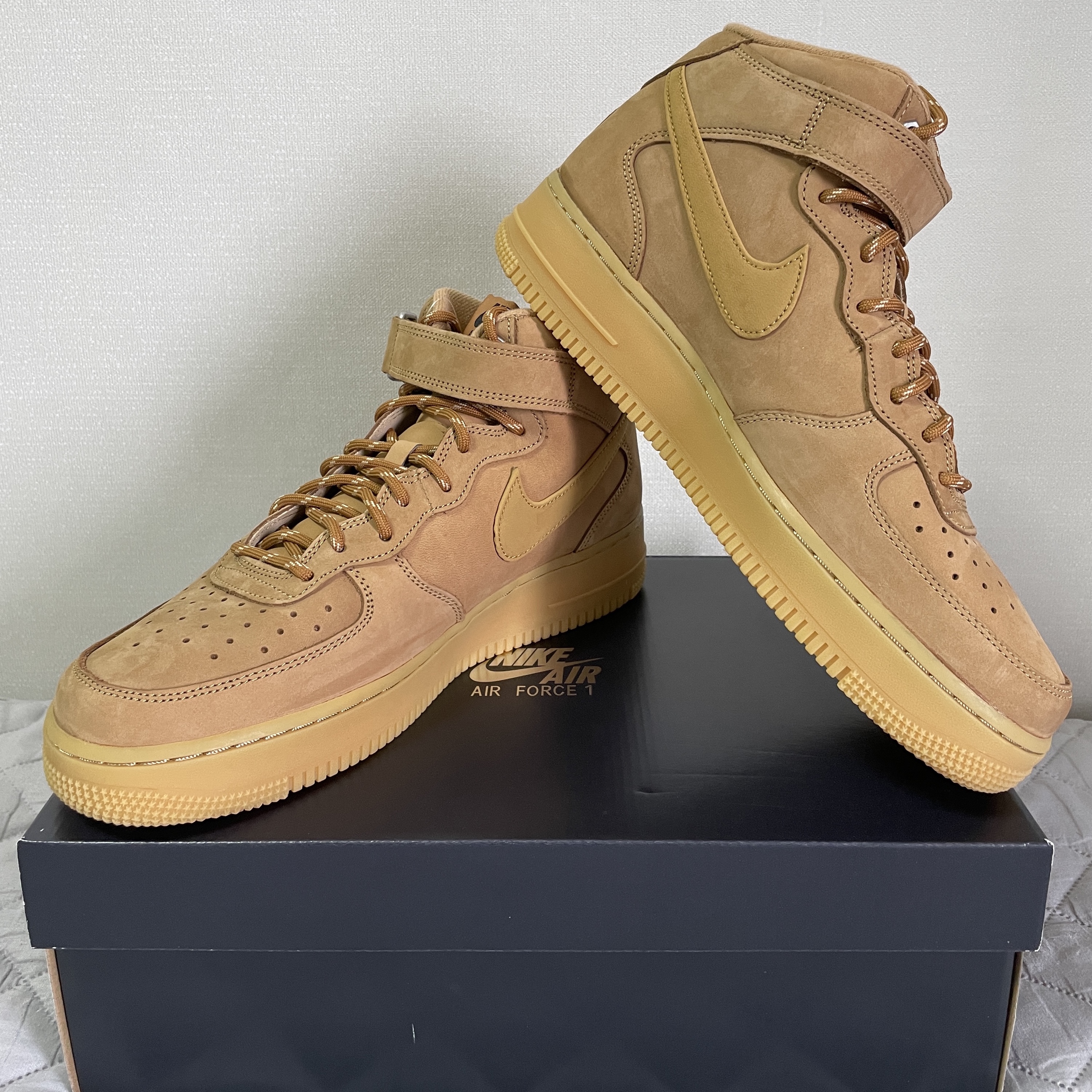 Nike Air Force 1 Mid '07 WB Flax 착용 스타일