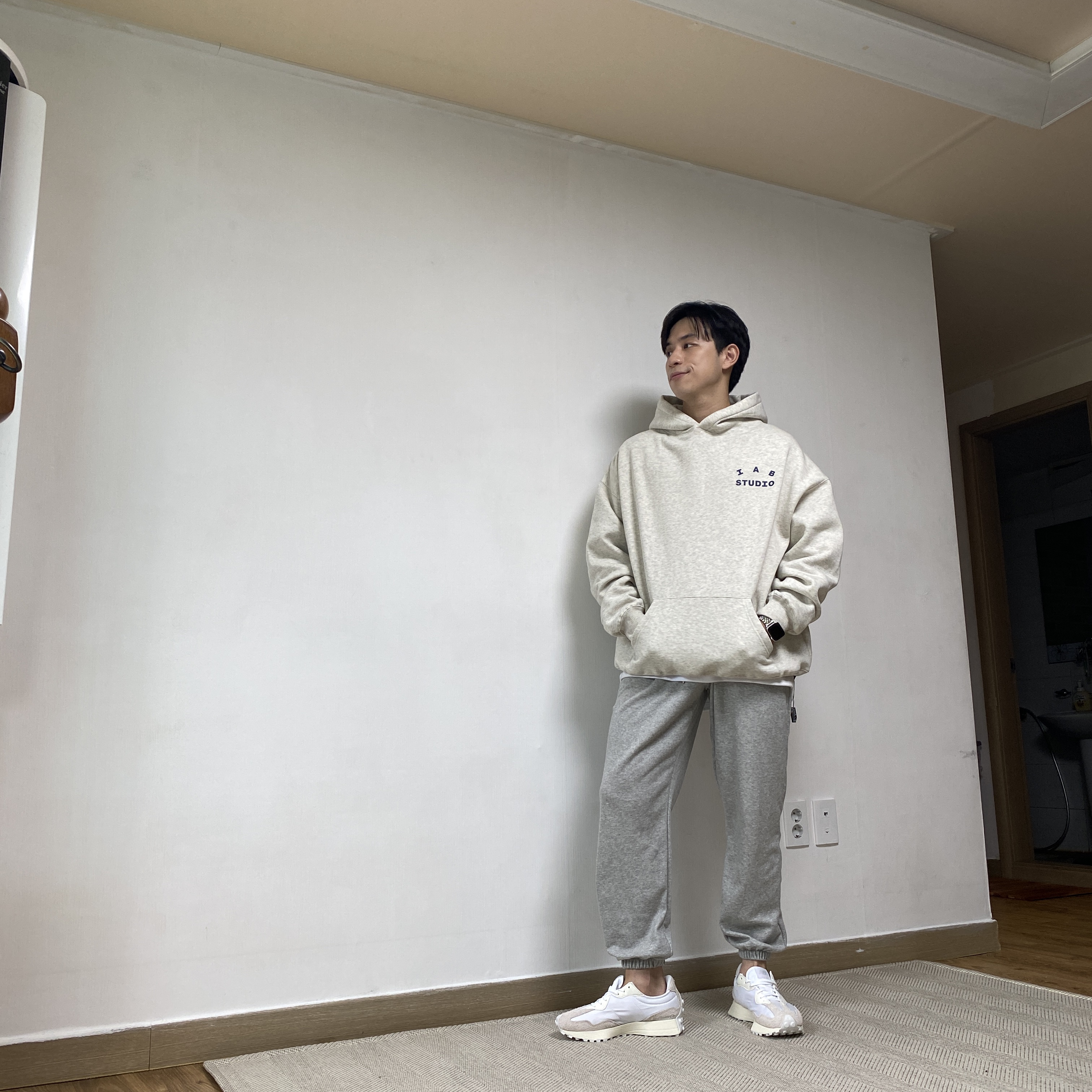 IAB Studio Hoodie Oatmeal Gray - 21SS, (W) New Balance 327 White Moonbeam 착용 스타일 - 1