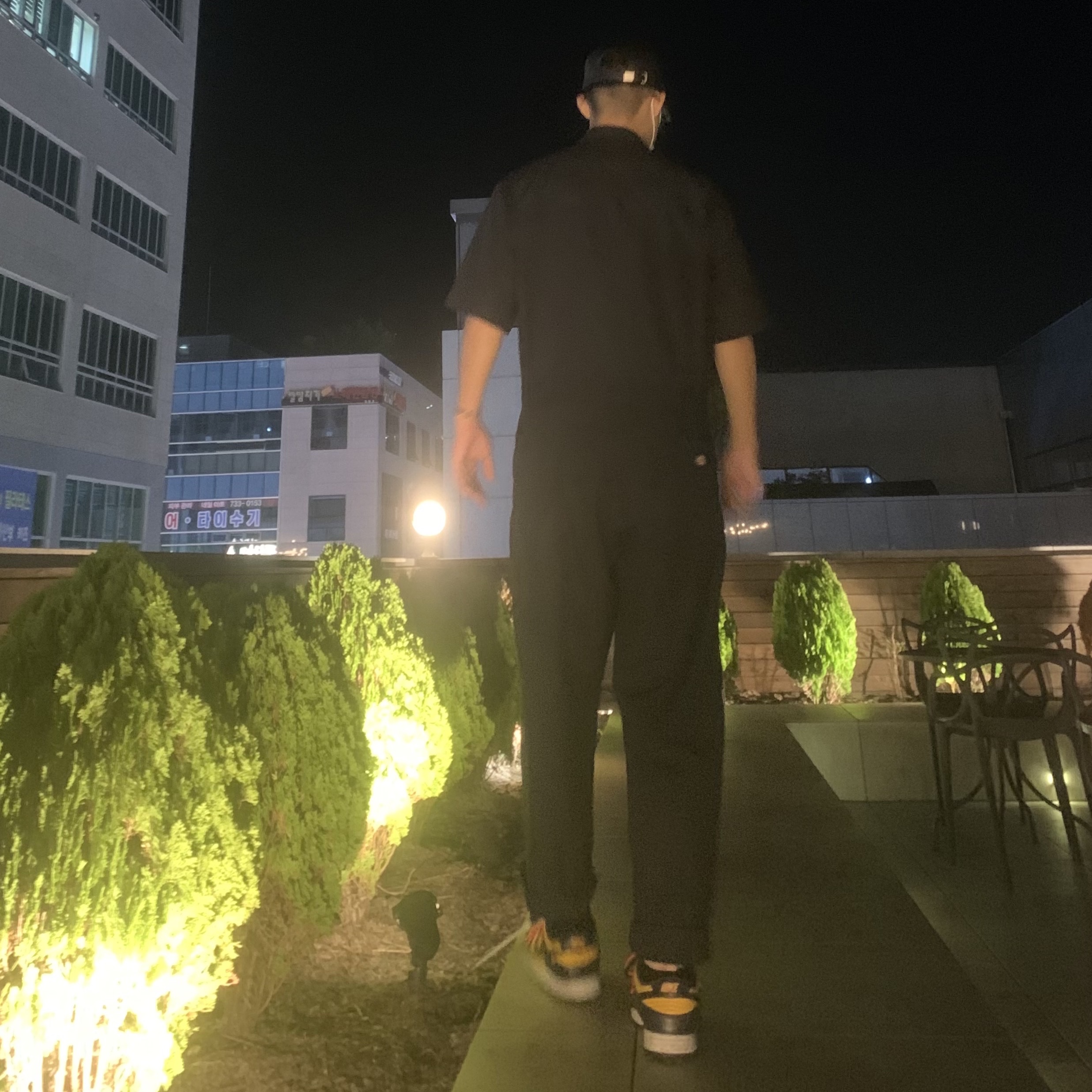 Nike x Off-White Dunk Low University Gold Midnight Navy 착용 스타일 - 3