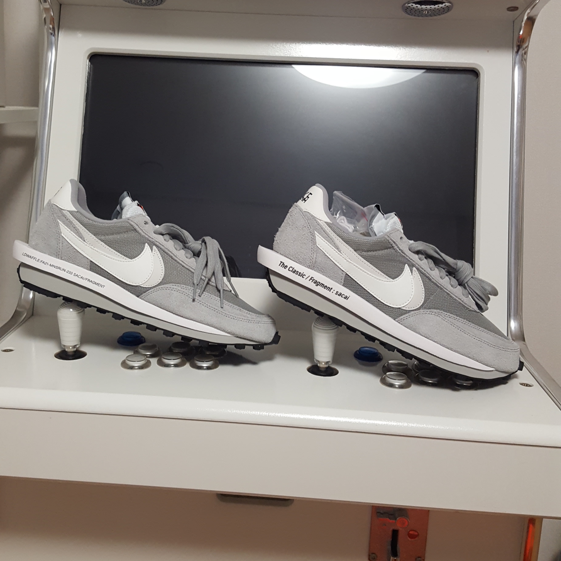 Nike x Sacai x Fragment LDWaffle Light Smoke Grey 착용 스타일