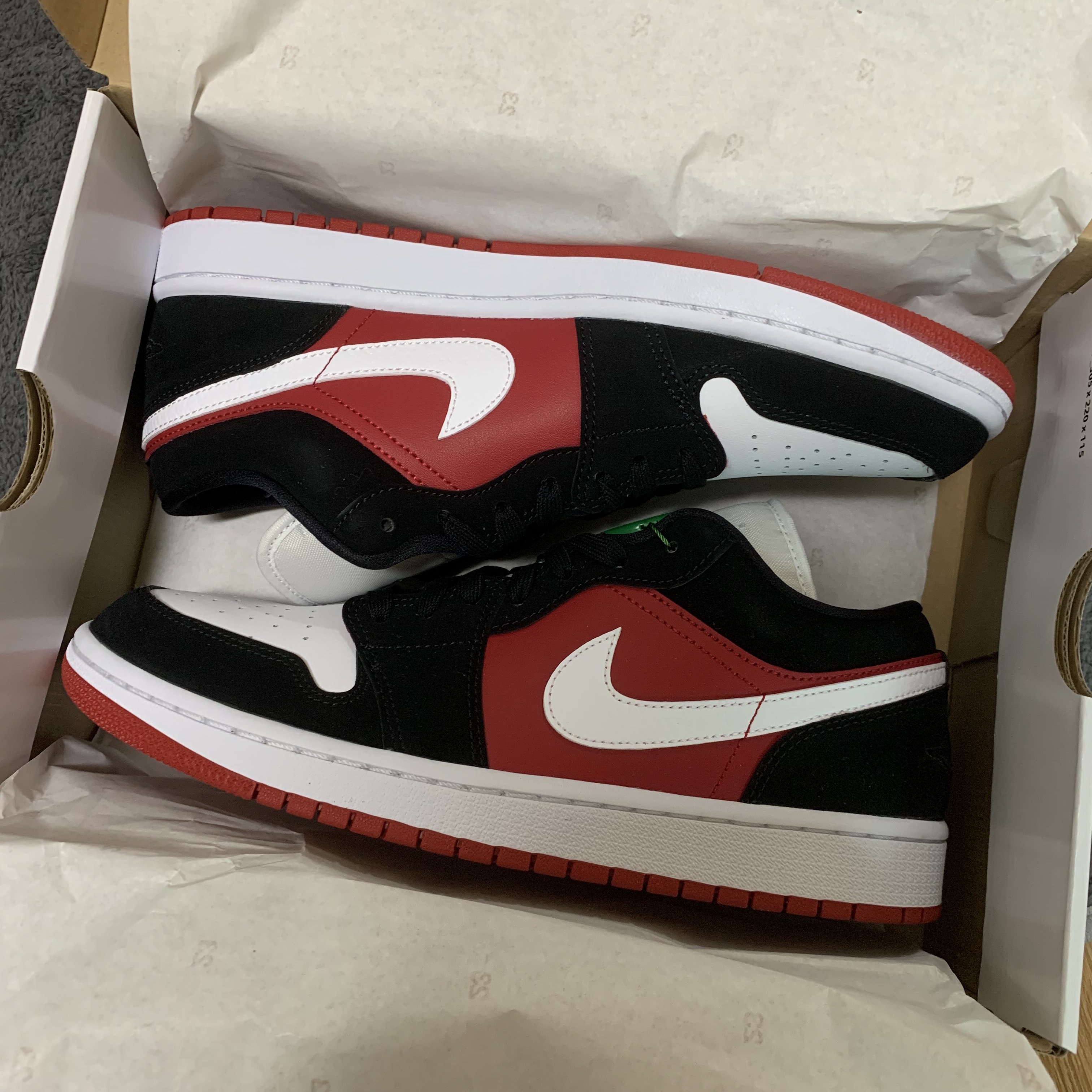 (W) Jordan 1 Low Gym Red Black White 착용 스타일