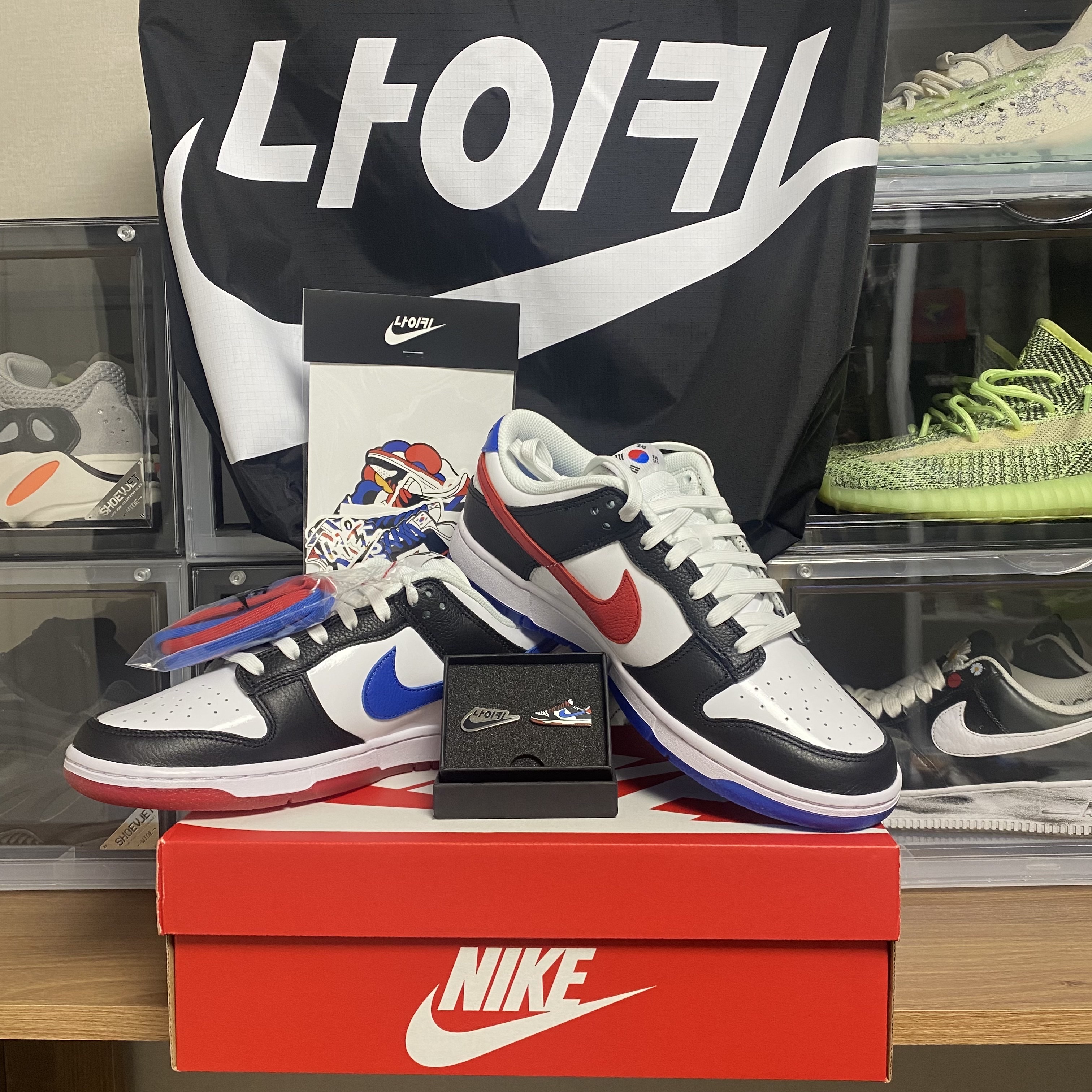 Nike x Travis Scott Air Max 270 React Cactus Trails, Nike Dunk Low SE Seoul (With Special Gift) 착용 스타일 - 2