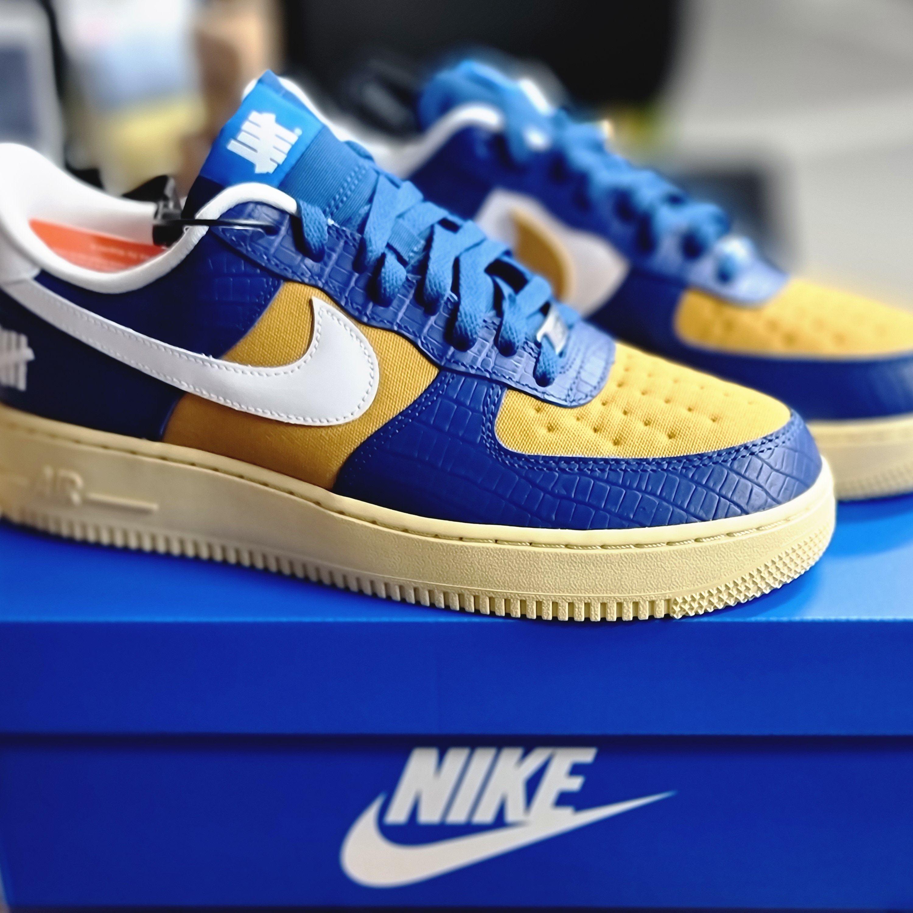 Nike x Undefeated Air Force 1 Low SP 5 On It Court Blue 착용 스타일 - 1