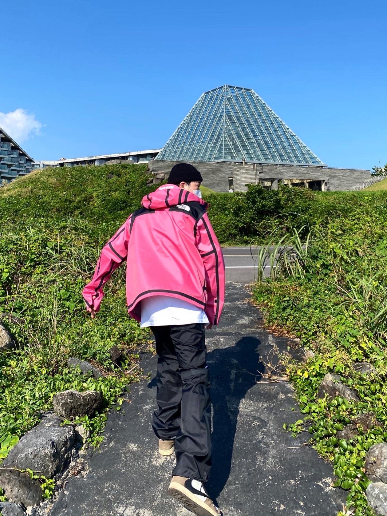 Supreme x The North Face Summit Series Outer Tape Seam Jacket Pink - 21SS, Supreme x The North Face Summit Series Outer Tape Seam Mountain Pants Black - 21SS 착용 스타일 - 2