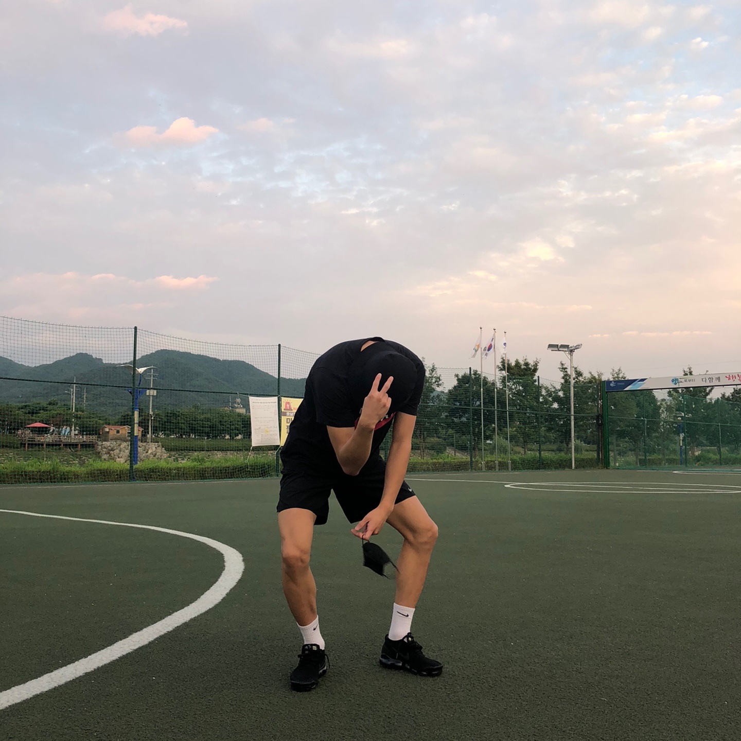 Nike Air VaporMax Flyknit 3.0 Triple Black 착용 스타일