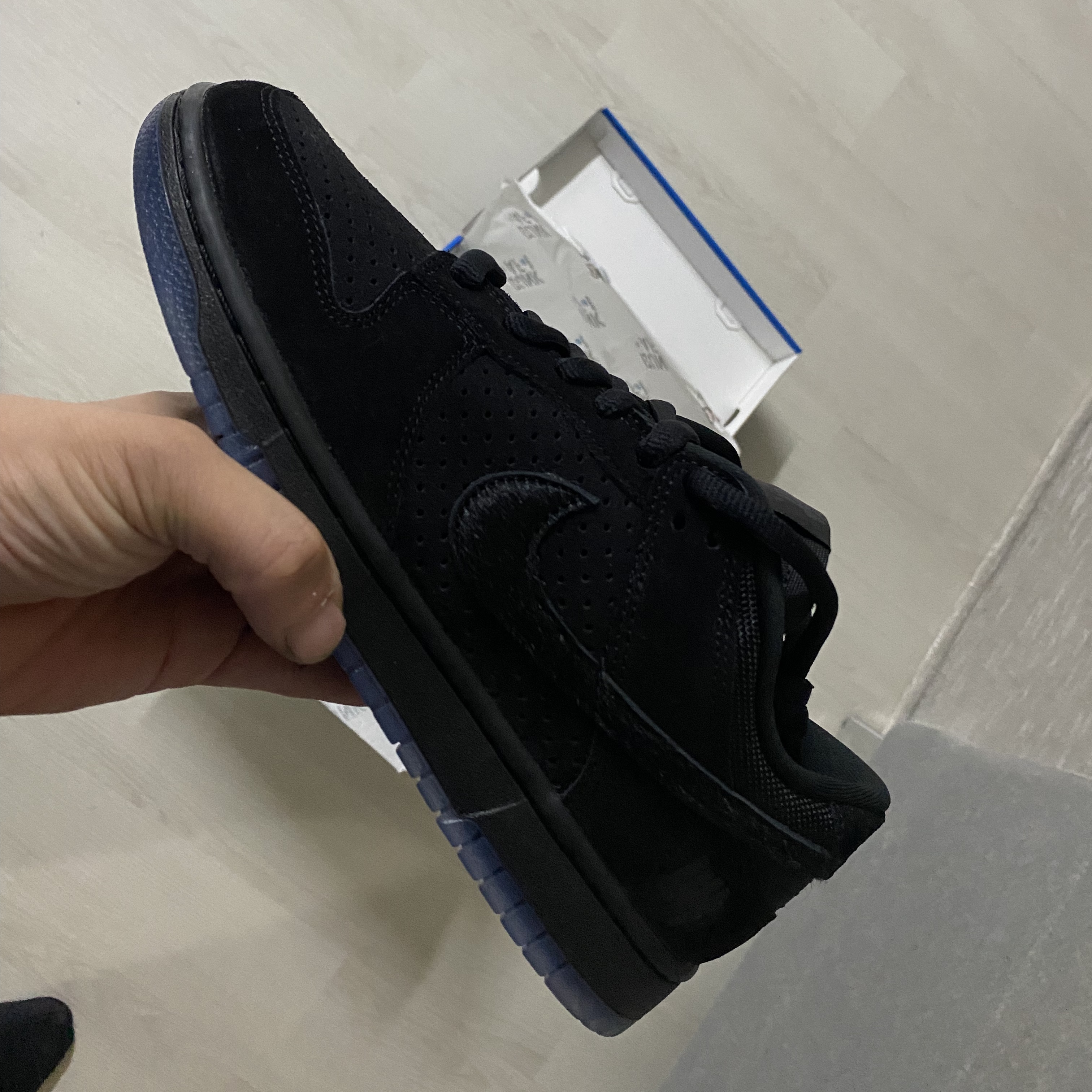 Nike x Undefeated Dunk Low SP 5 On It Black 착용 스타일