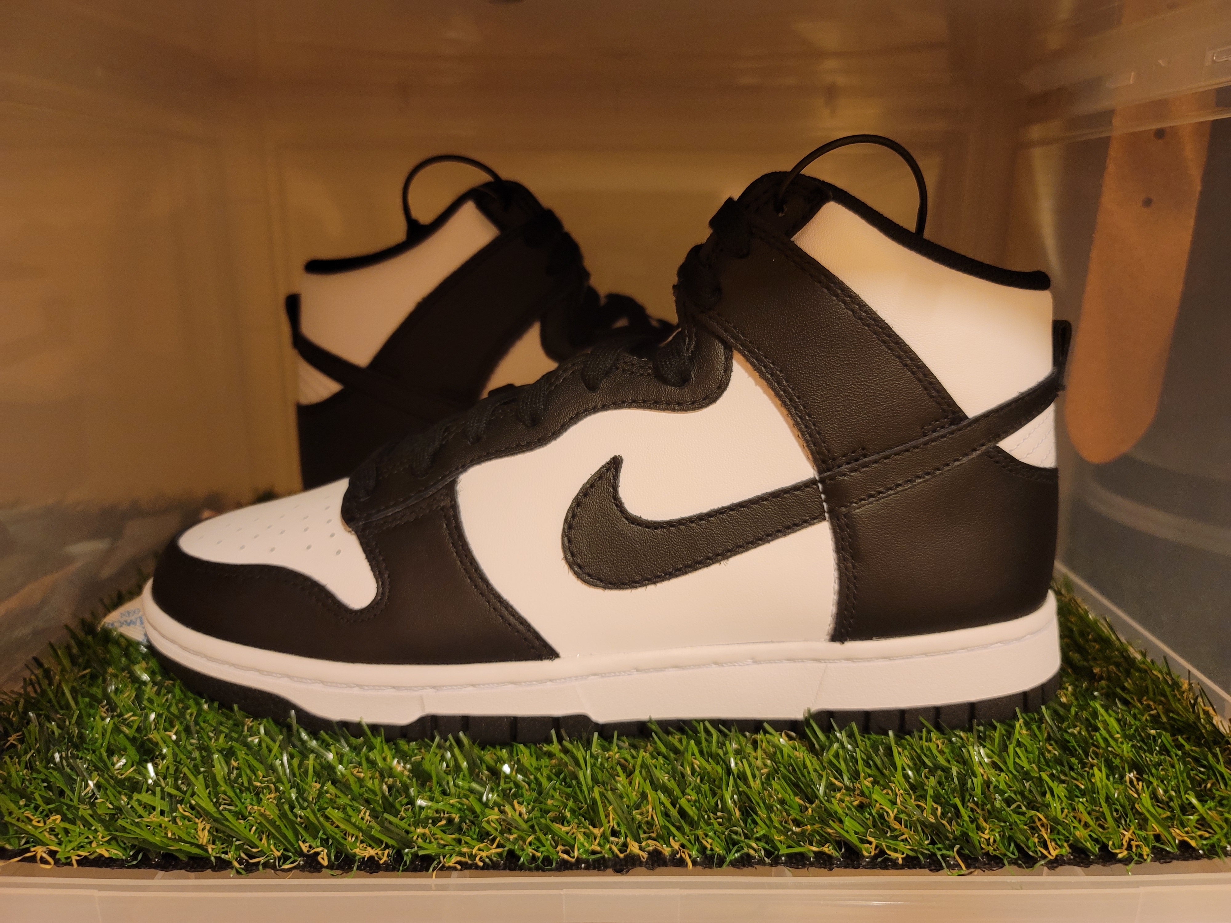 Nike Dunk High Retro Black and White 착용 스타일