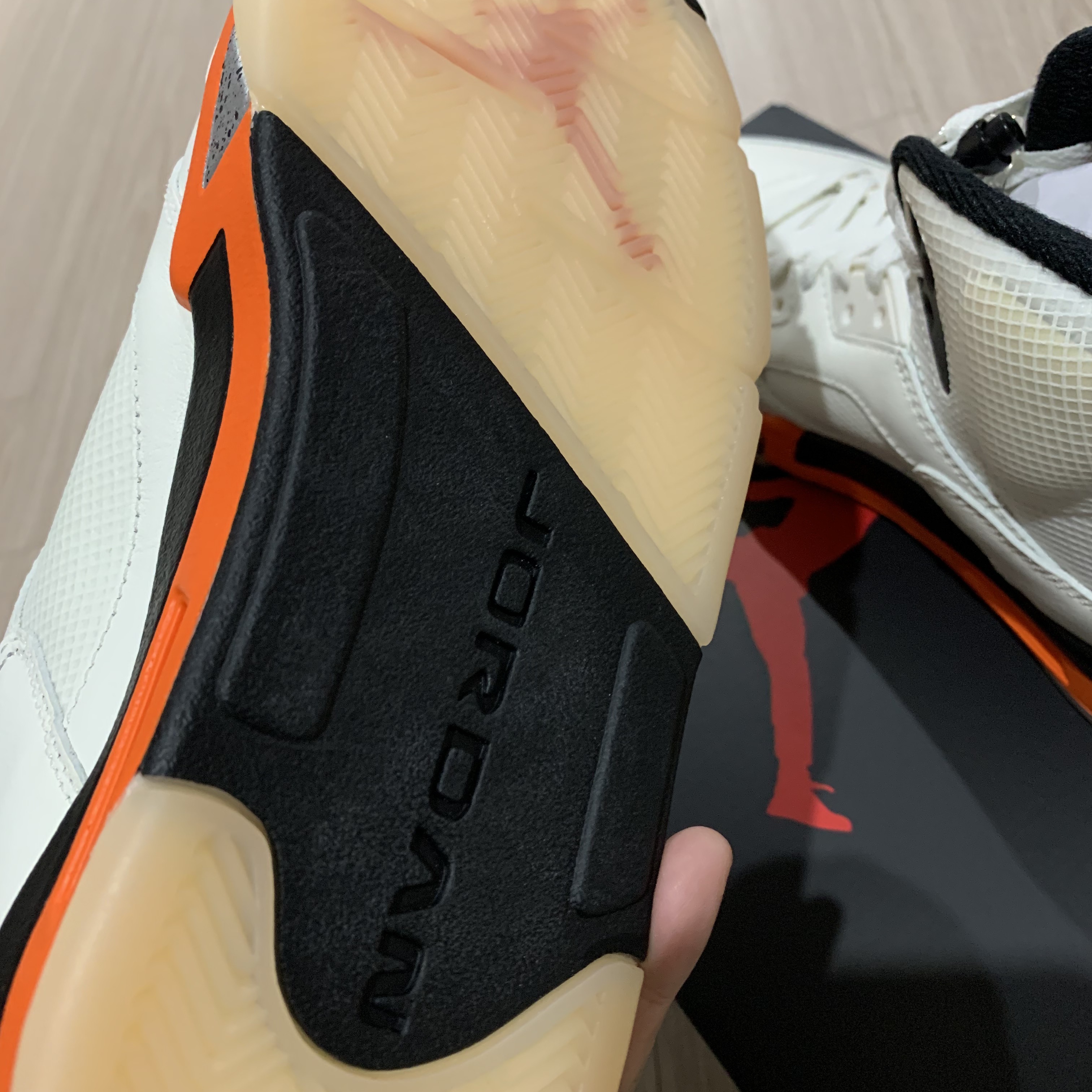 Jordan 5 Retro Orange Blaze 착용 스타일 - 5