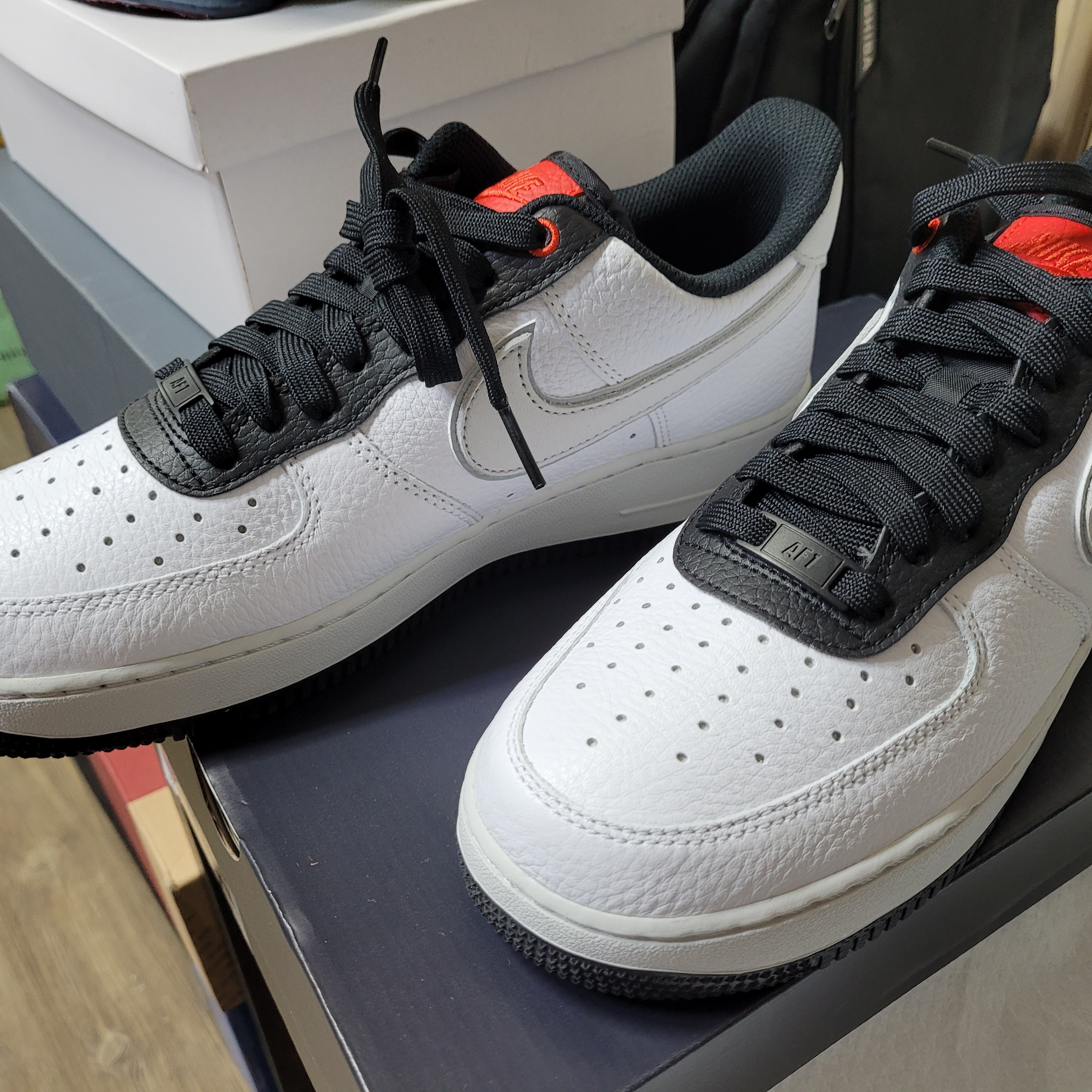 Nike Air Force 1 '07 LX Milky Stork 착용 스타일