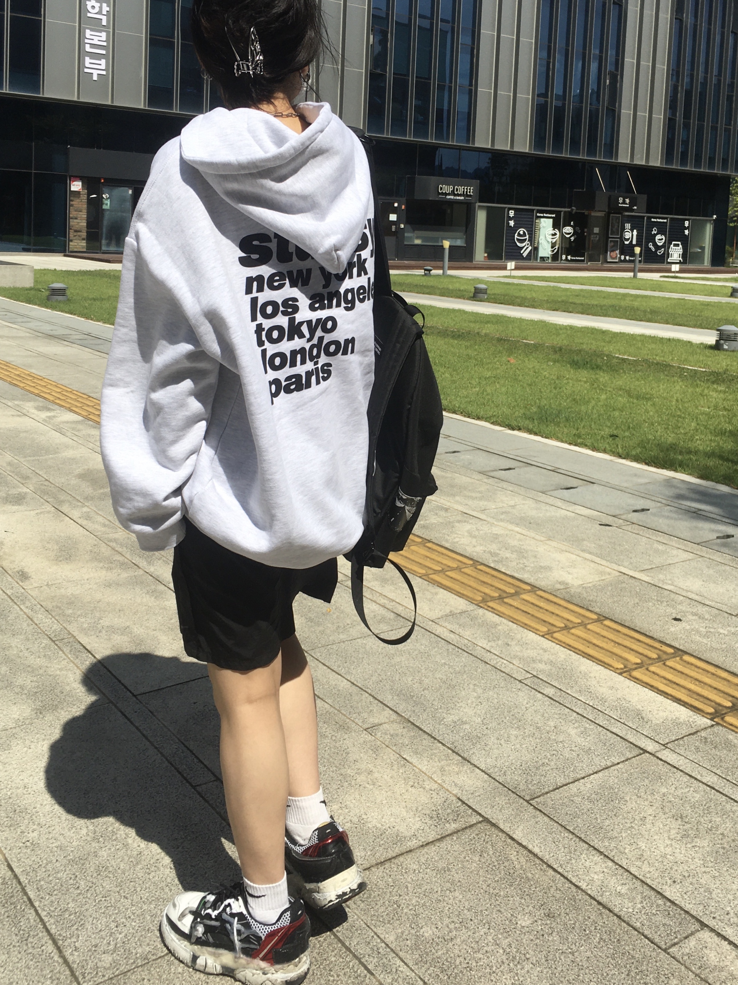 Maison Margiela Fusion Low Top Sneakers Black White Red 착용 스타일 - 1
